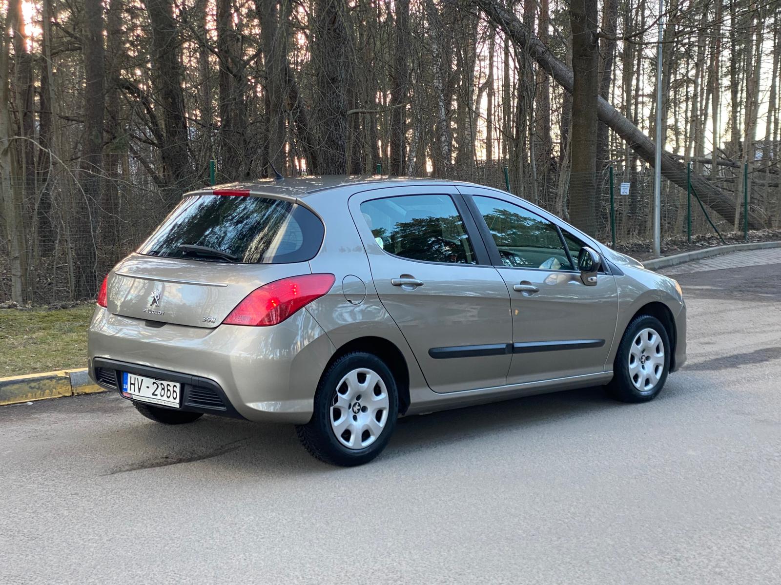 PEUGEOT 308
