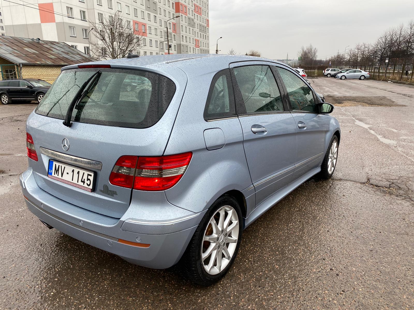 Mercedes B200