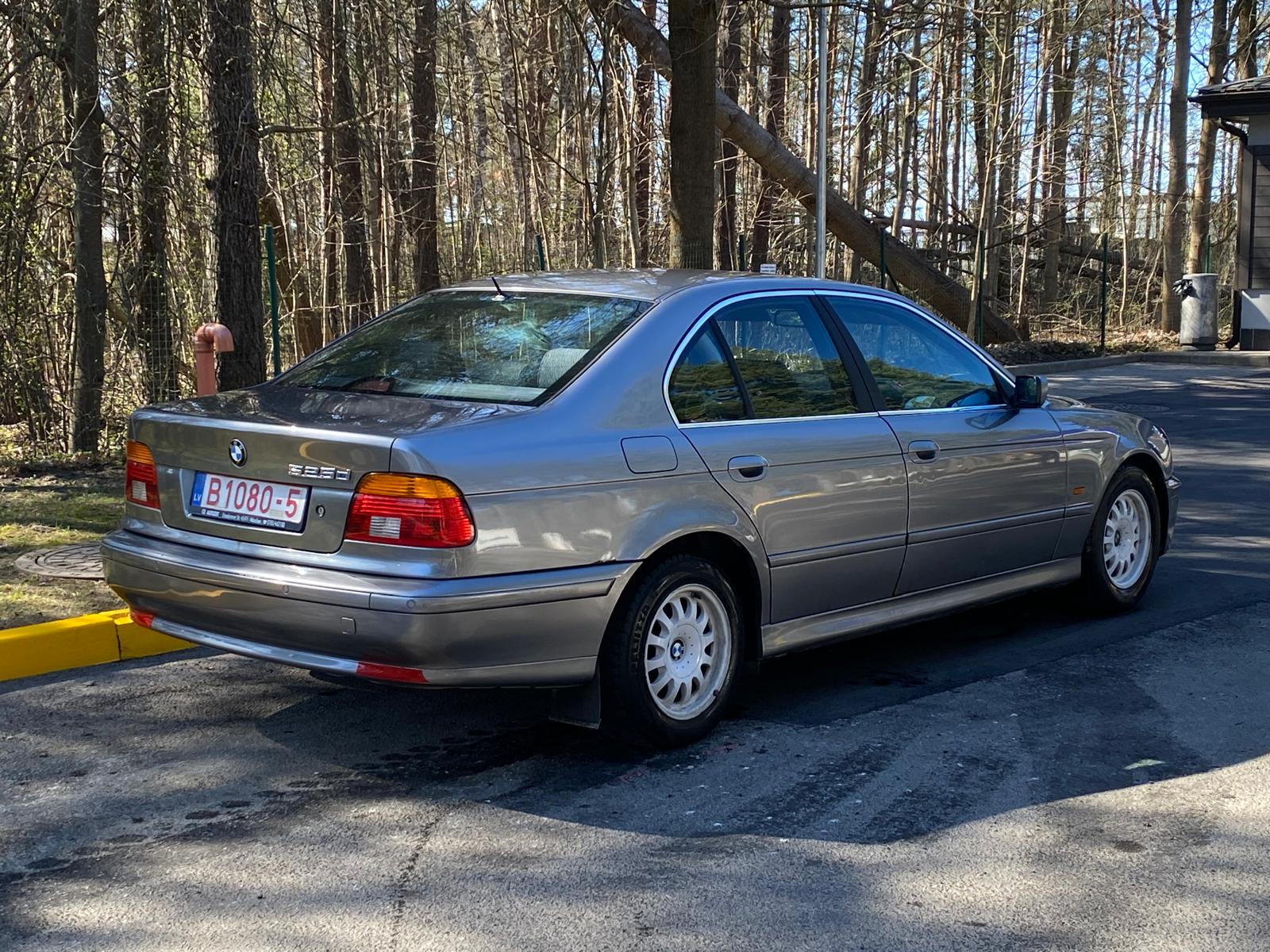 BMW 525