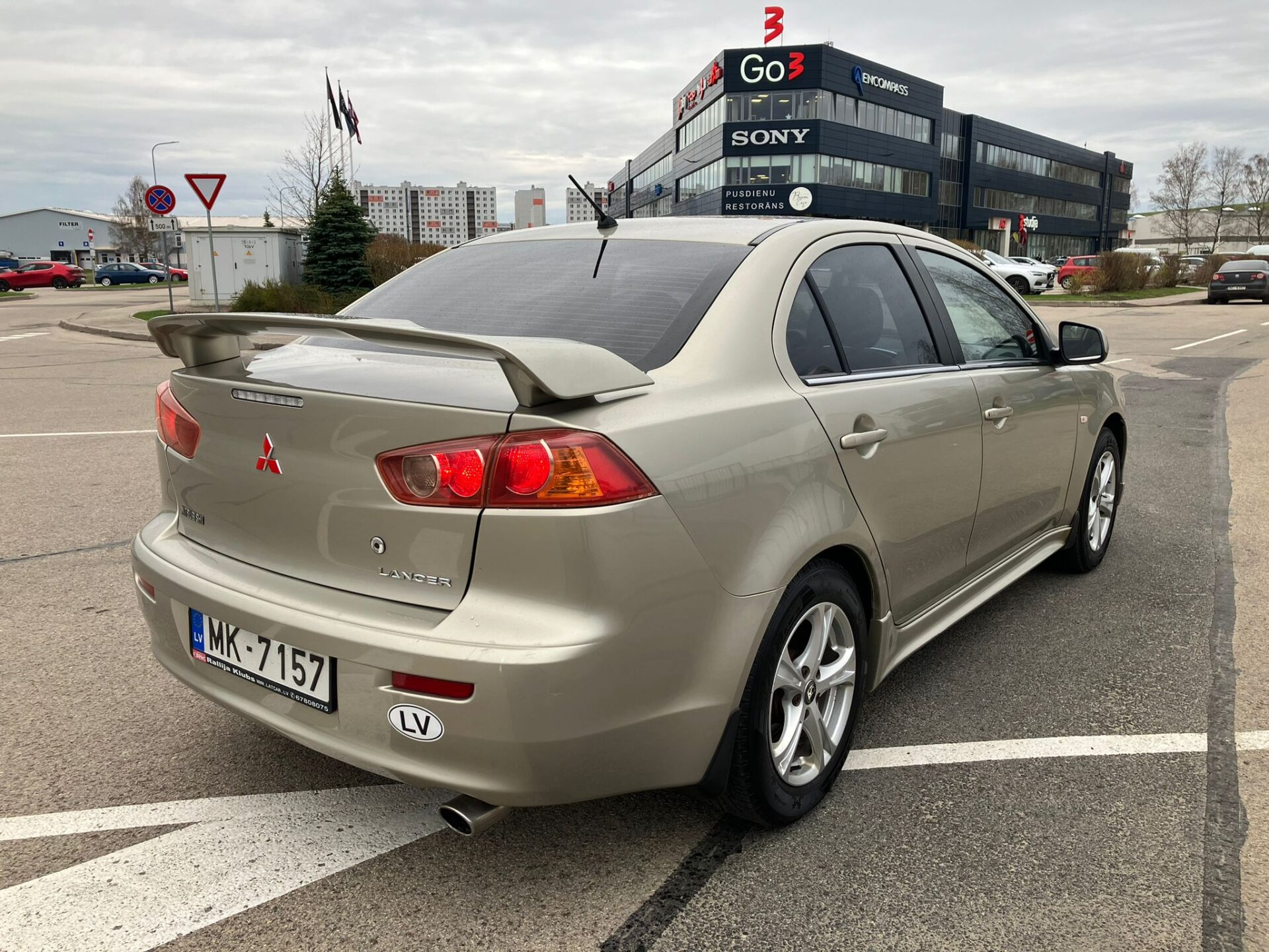 Mitsubishi Lancer