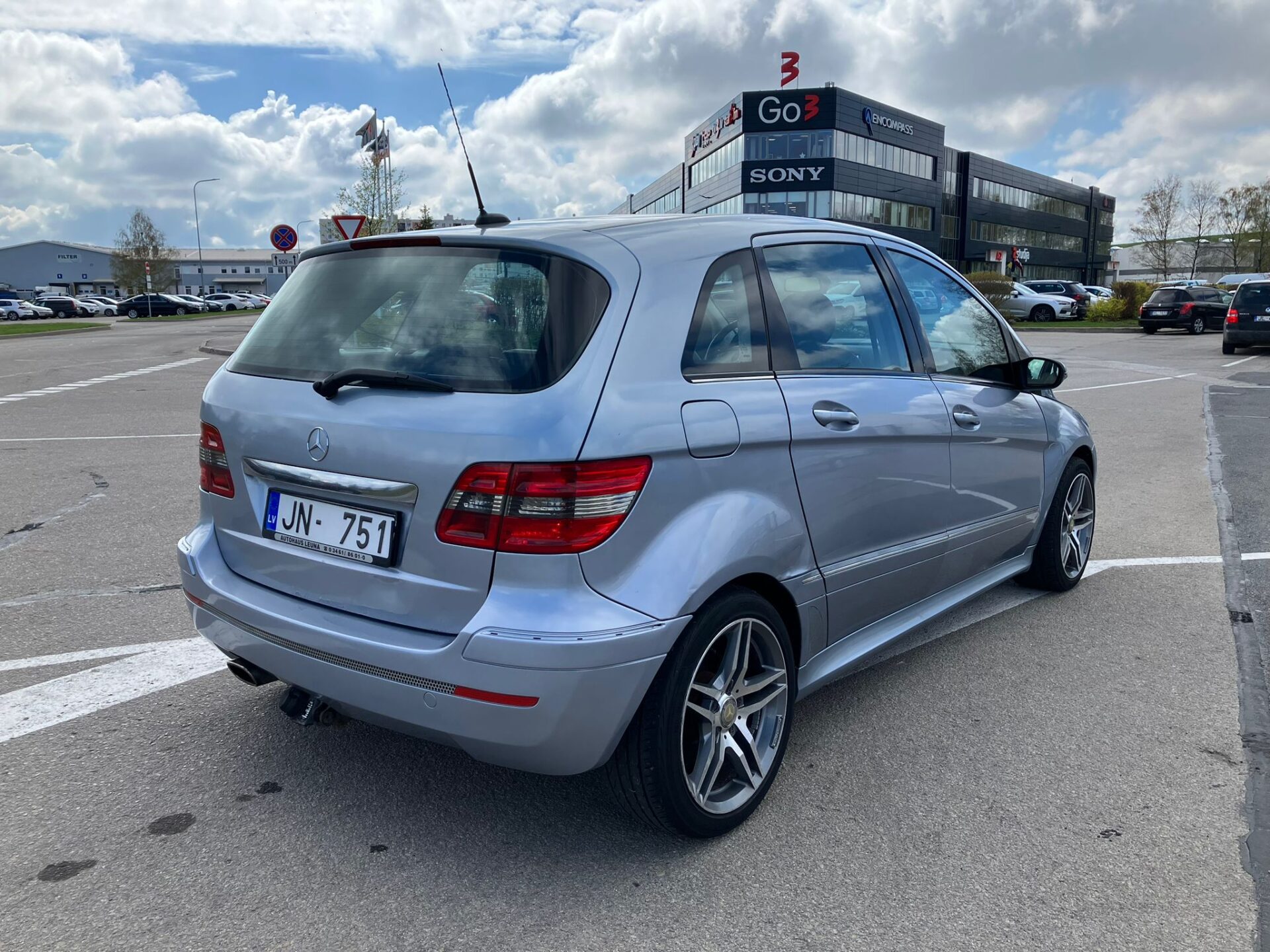 Mercedes B180