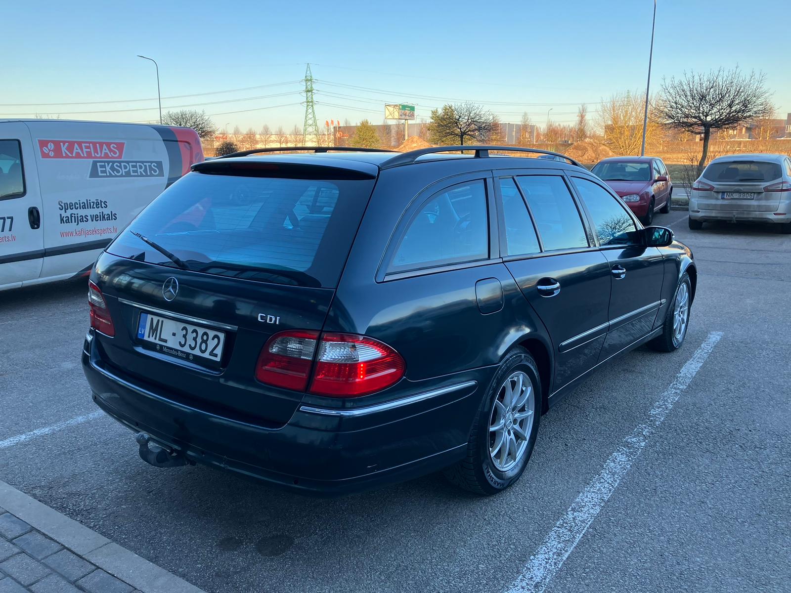Mercedes Benz E320