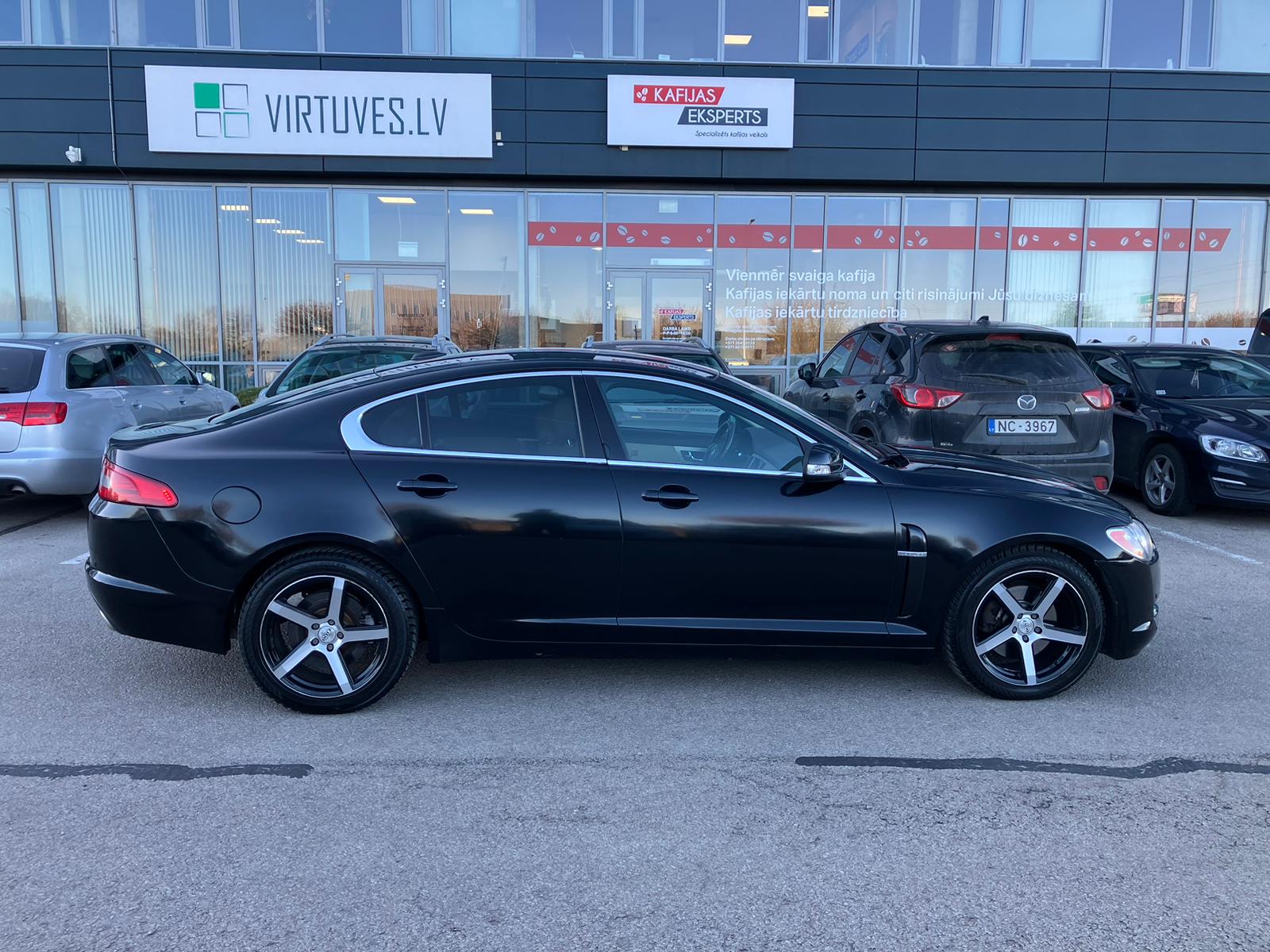 Jaguar XF