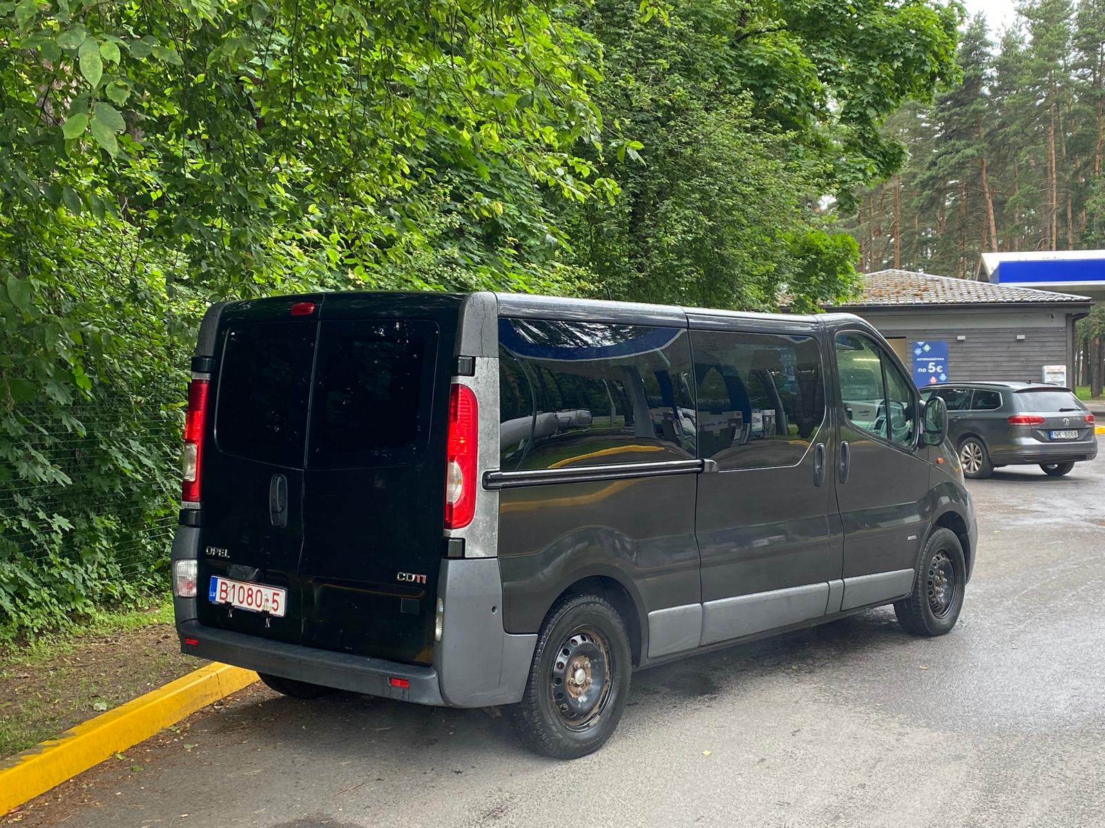 Opel Vivaro 9 vietas