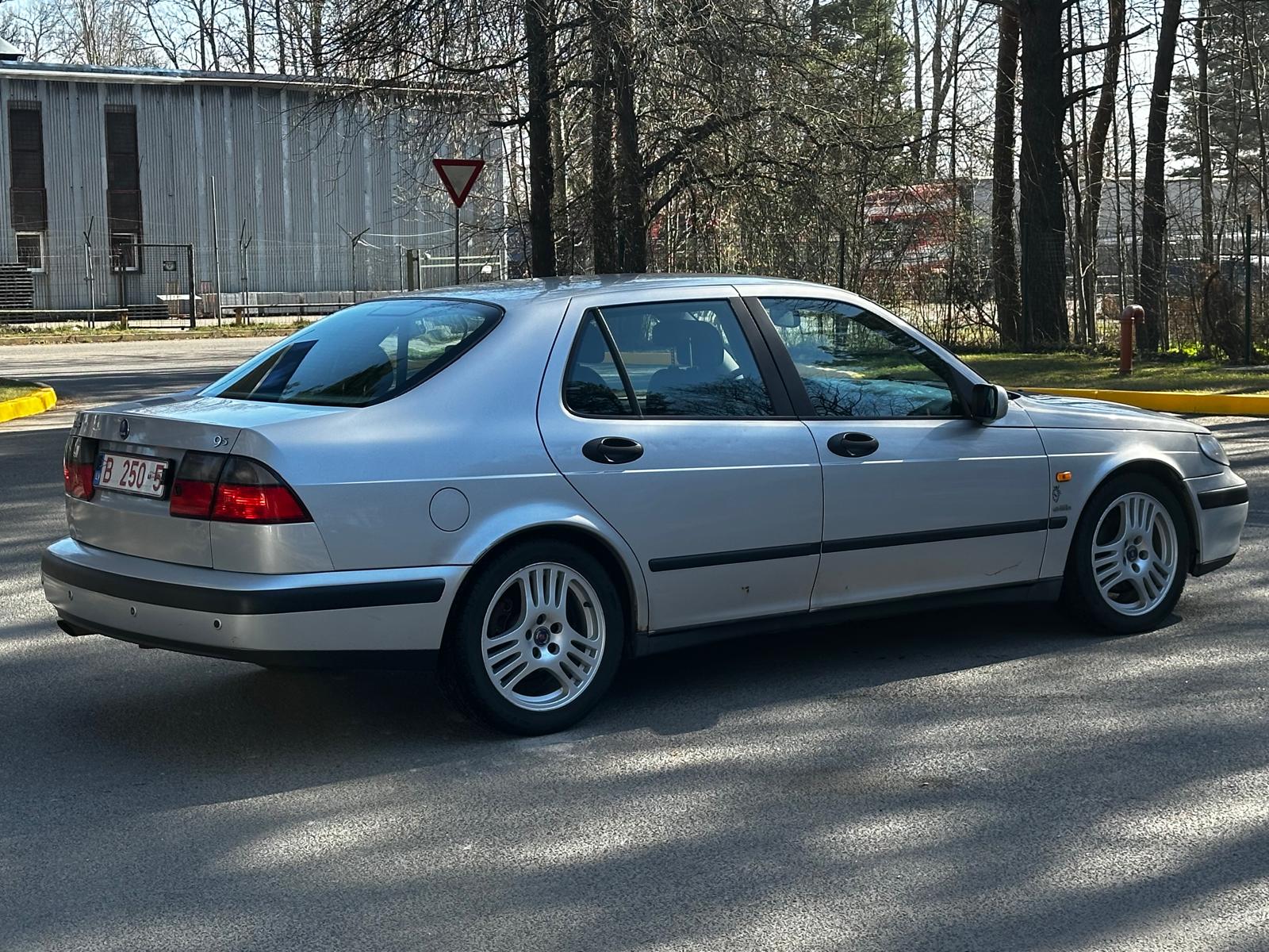 Saab 9-5 griffin