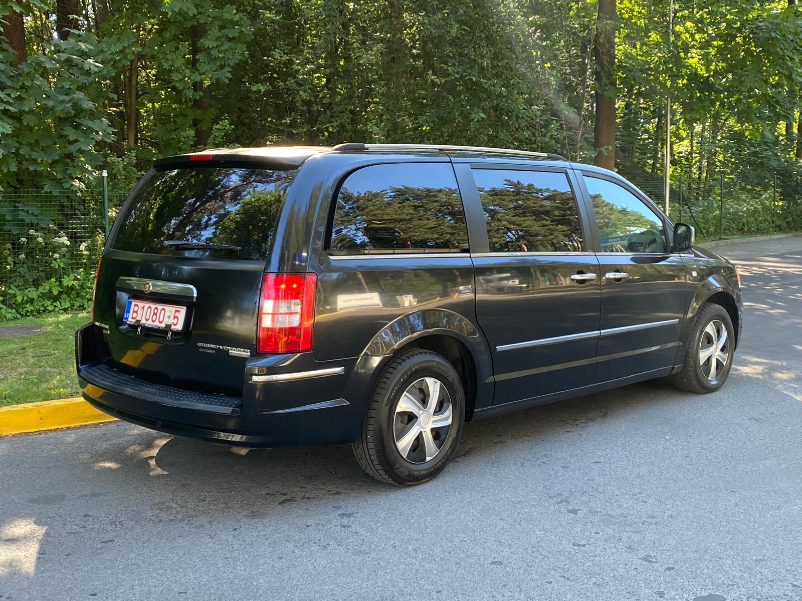 Chrysler Grand Voyager Stow&go limited edition 7-мест