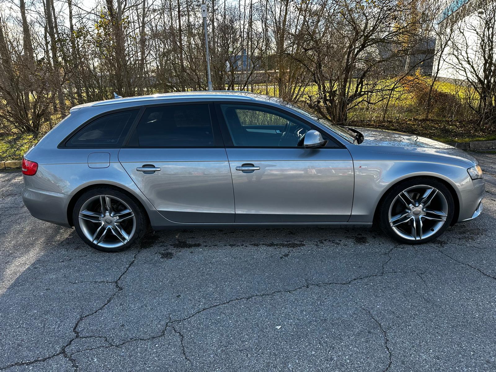 AUDI A4 SLINE