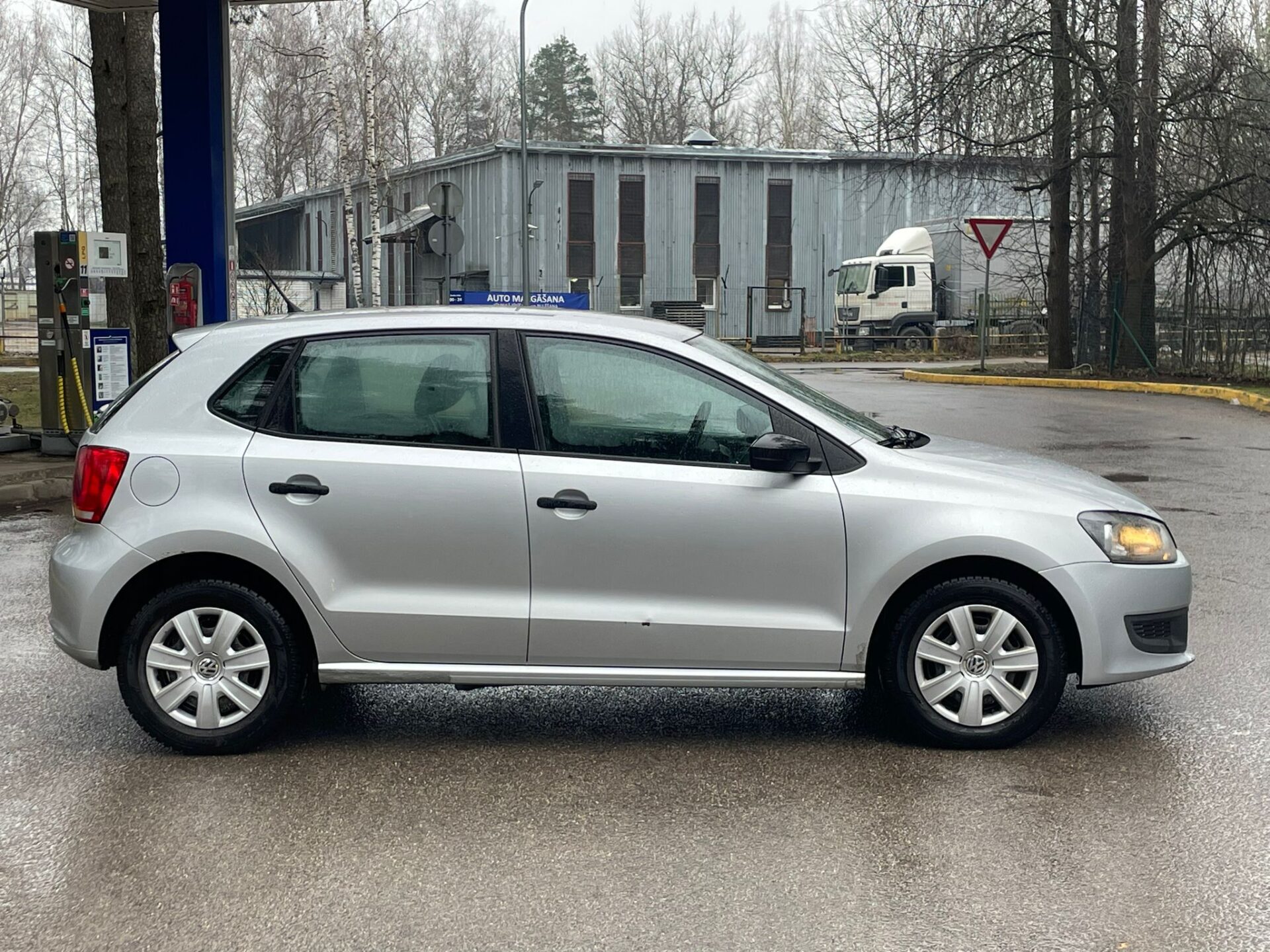 VW POLO