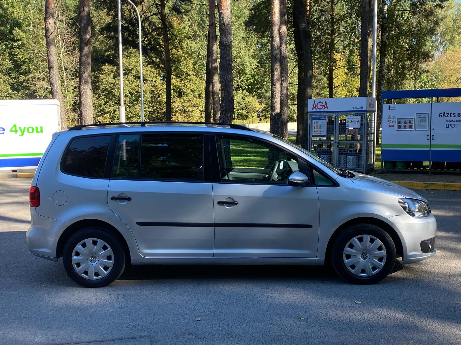 VW Touran 7-Vietīgs