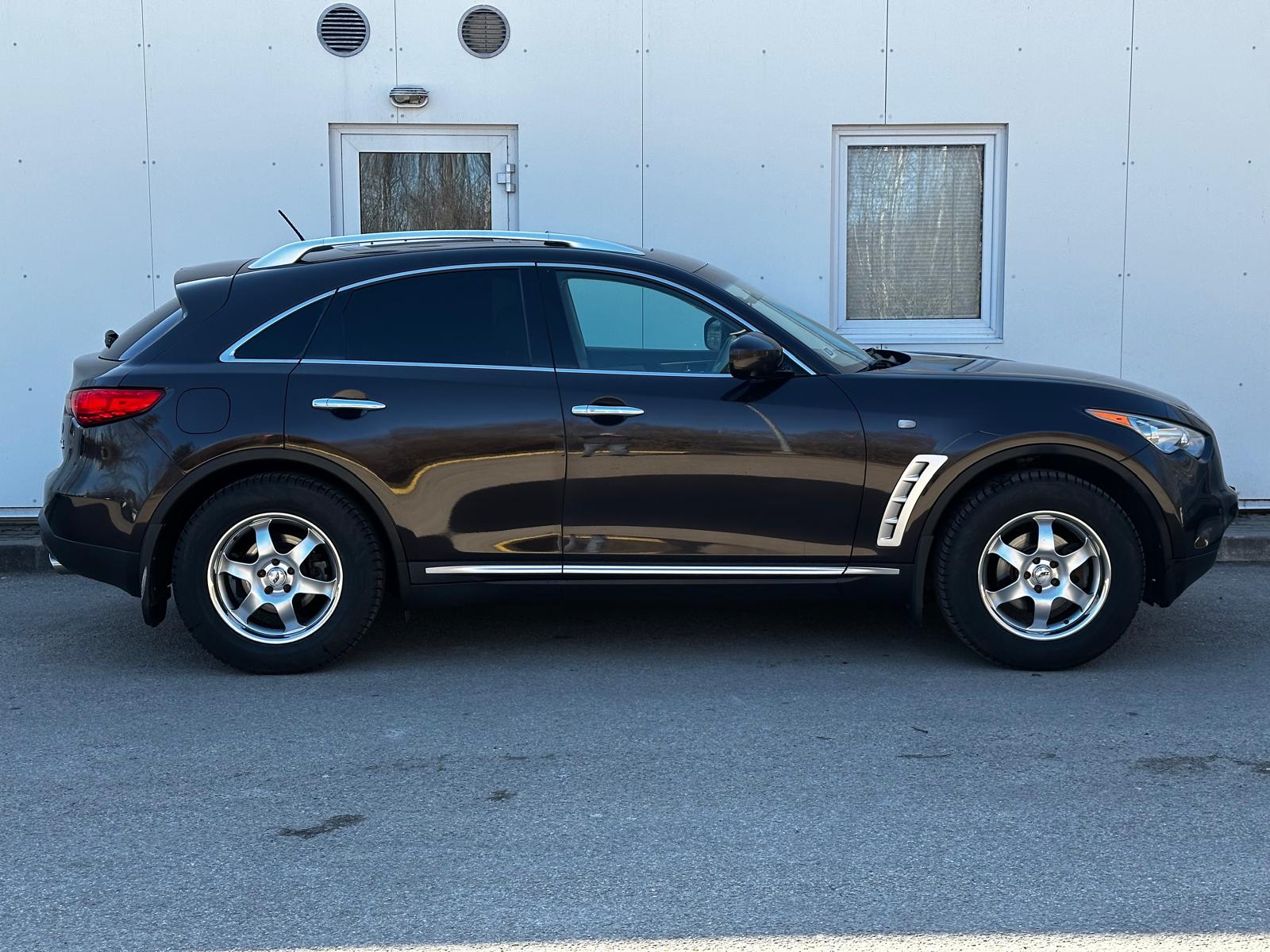 INFINITI FX 35