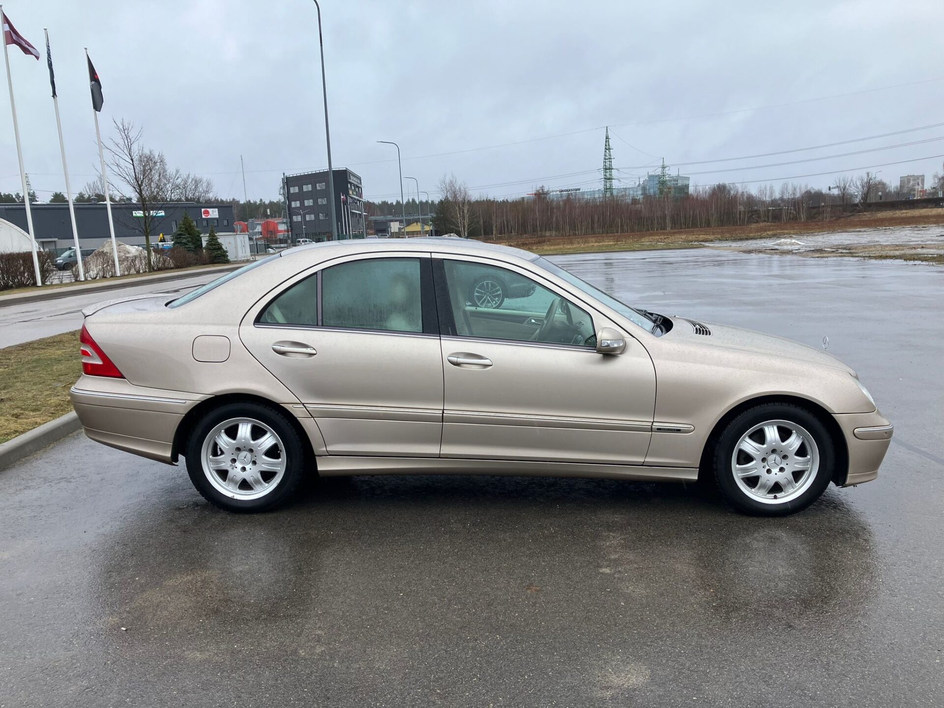 Mercedes Benz C180