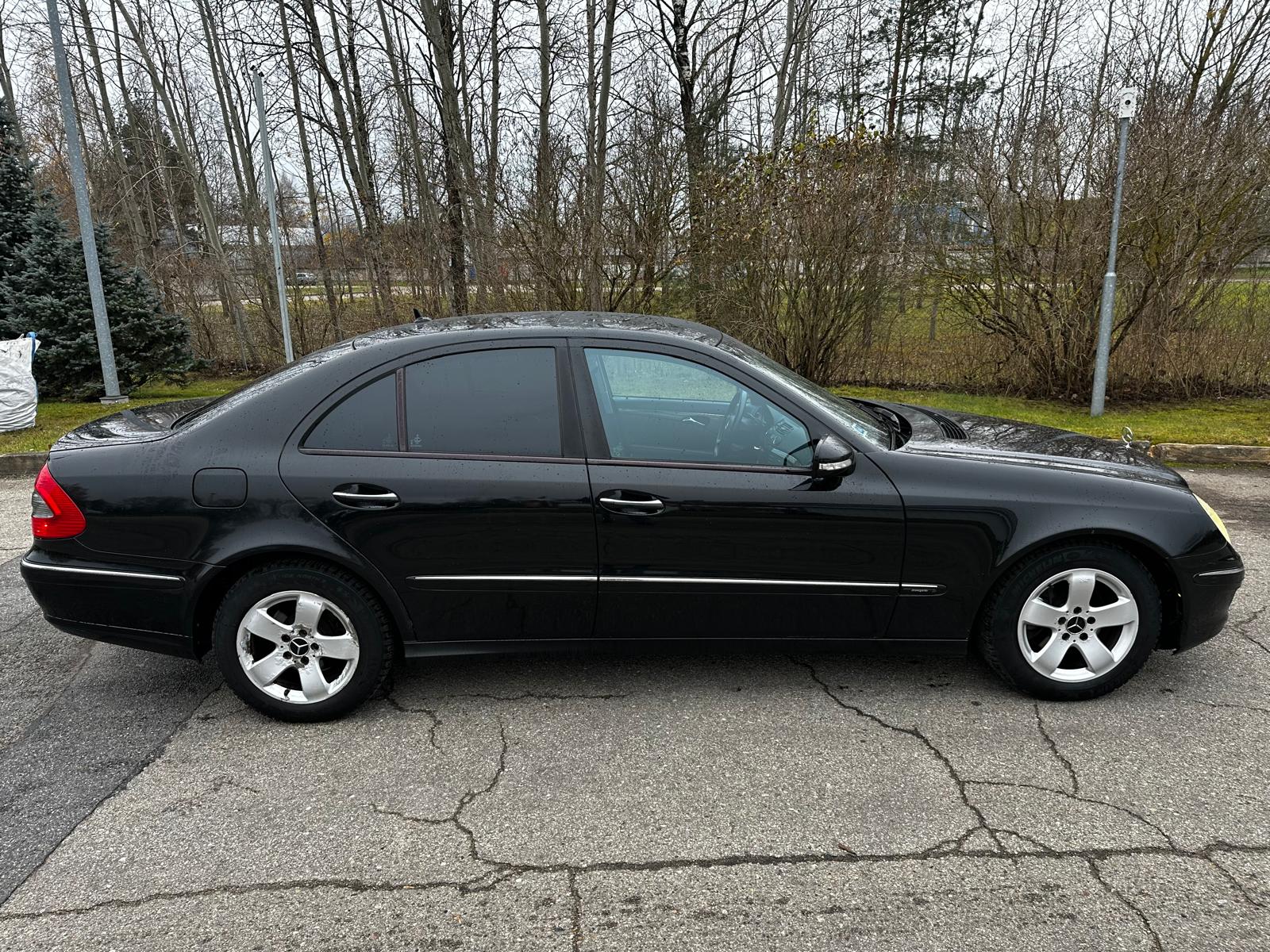 Mercedes Benz E220