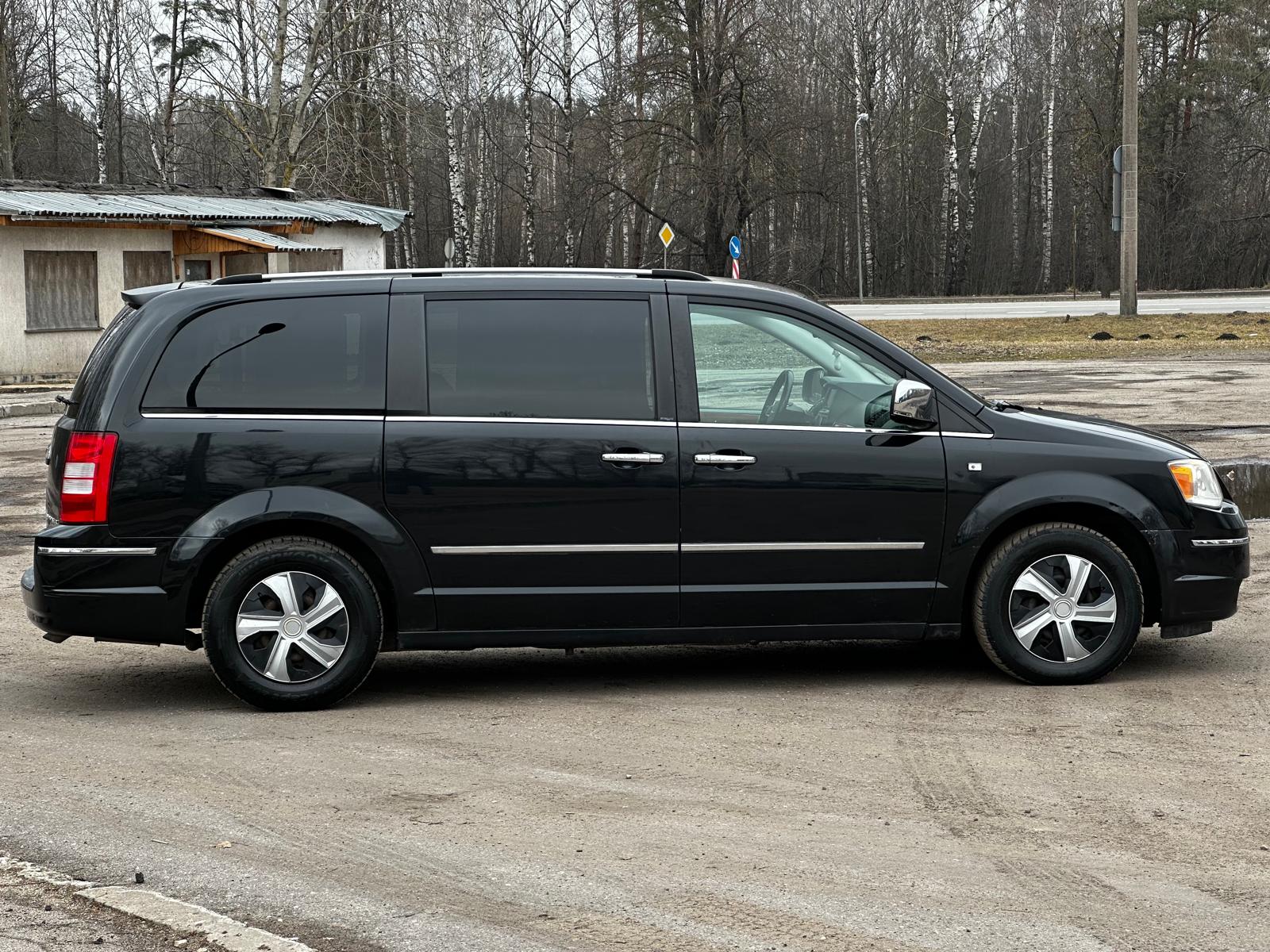 Chrysler Grand Voyager Stow&go limited edition 7-vietas