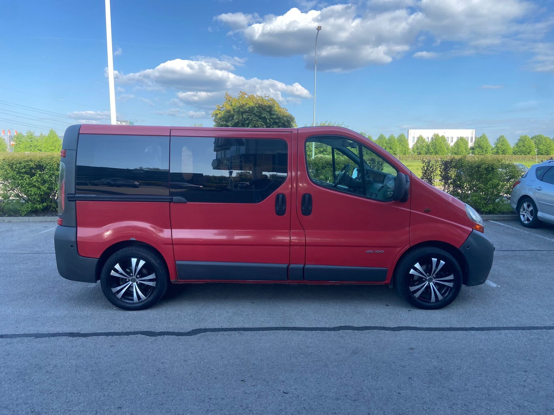 Renault Trafic 8-vietas