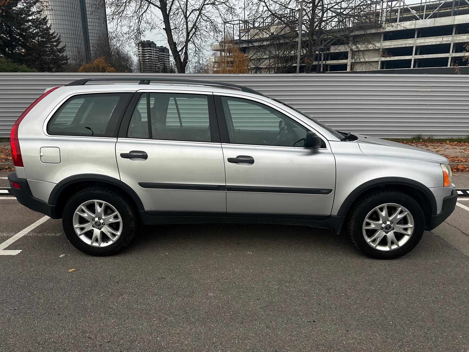 VOLVO XC90