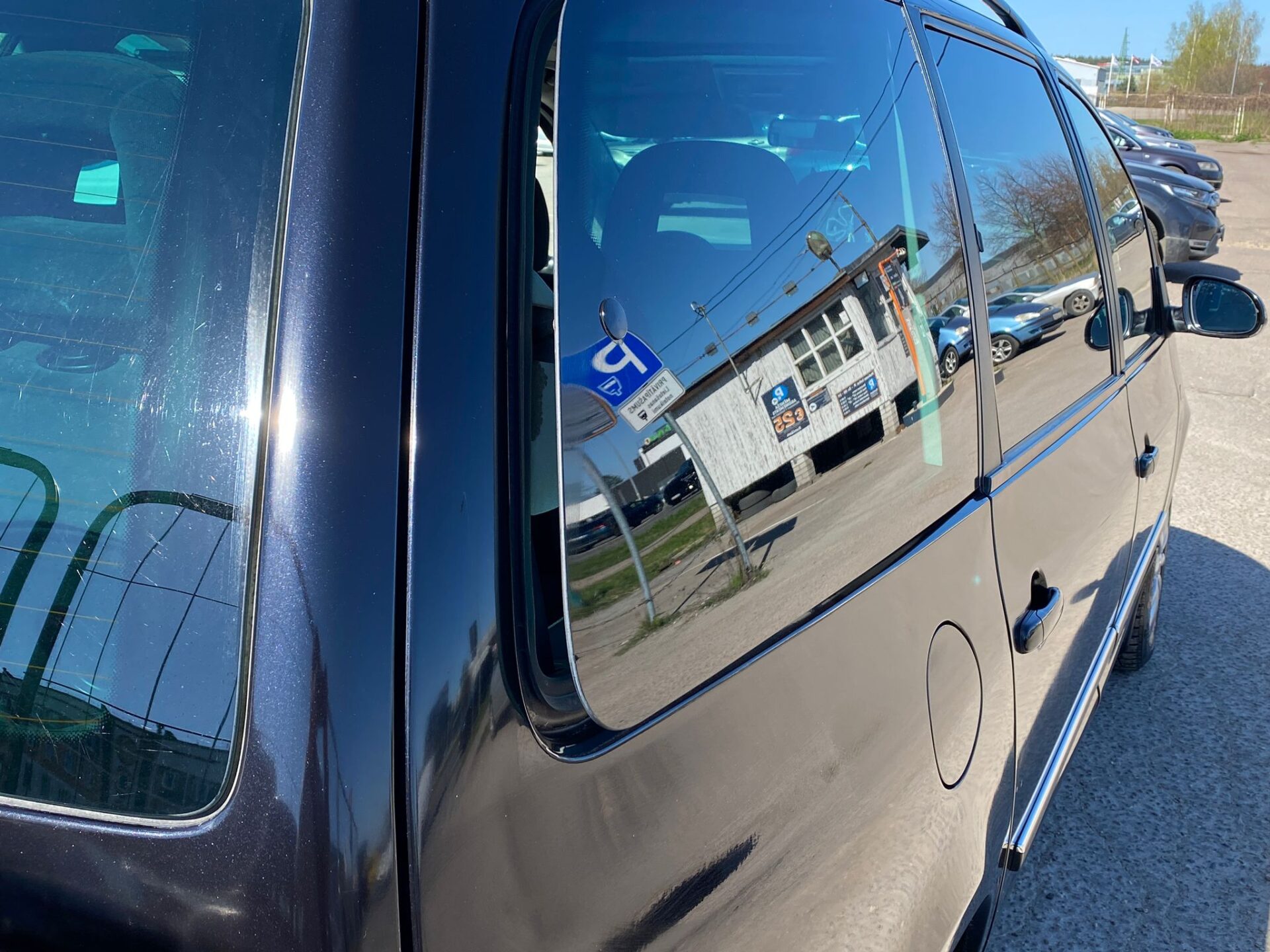 VW Sharan 7-Vietas