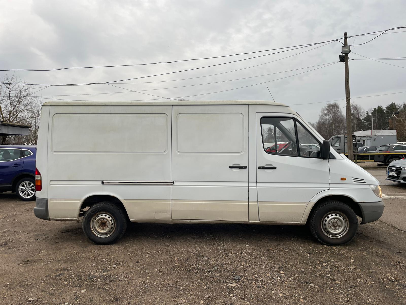 MERCEDES BENZ SPRINTER 211