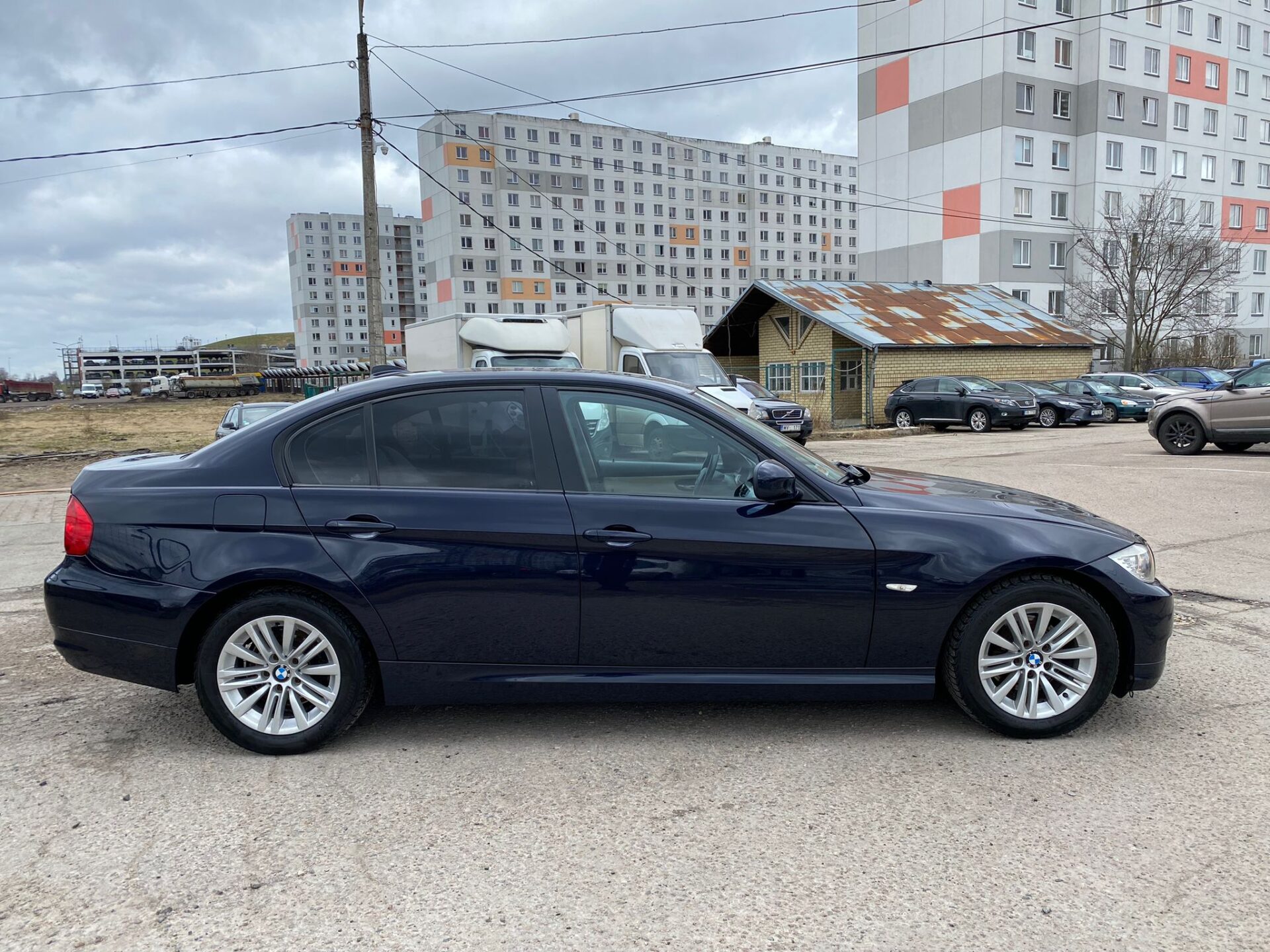 Bmw 318 (e90) (NO VĀCIJAS, LATVIJĀ NAV EKSPLUATĒTA)