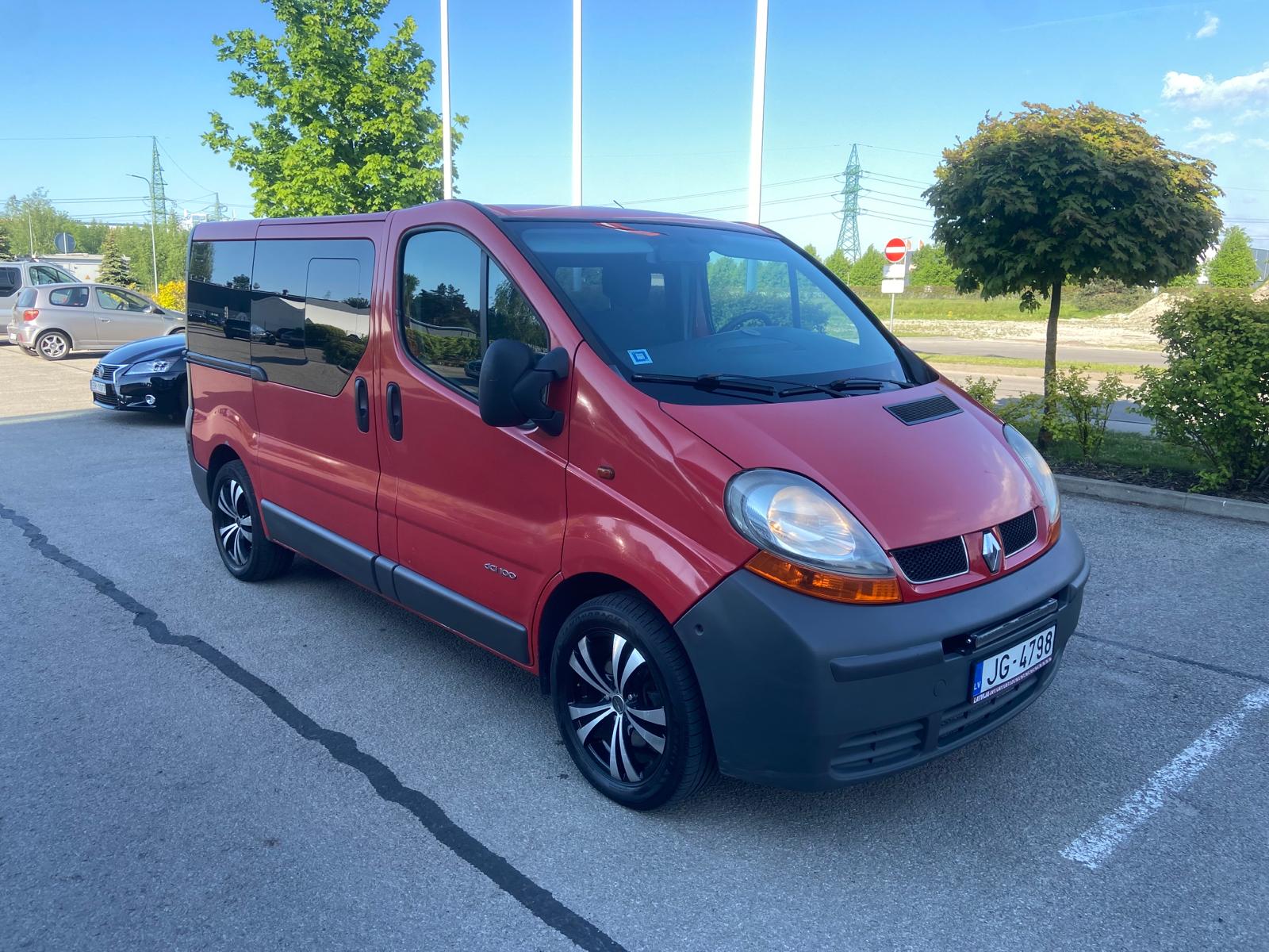Renault Trafic 8-vietas