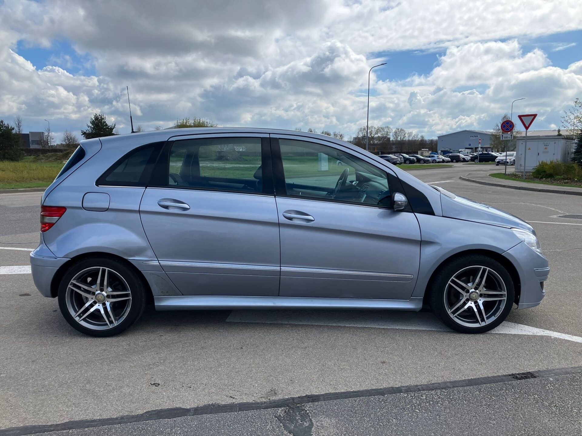 Mercedes B180