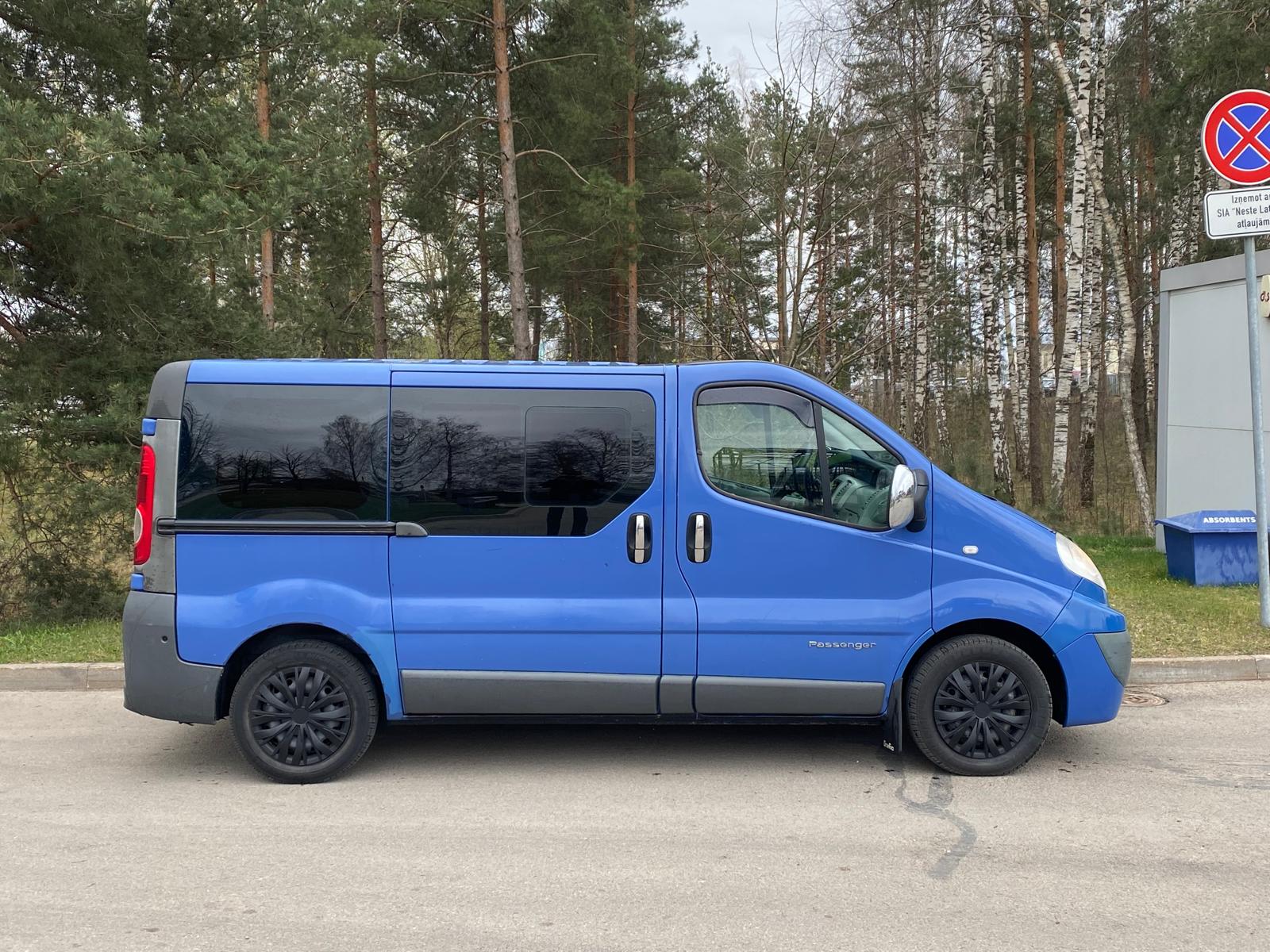 Renault Trafic Passenger 9-vietas