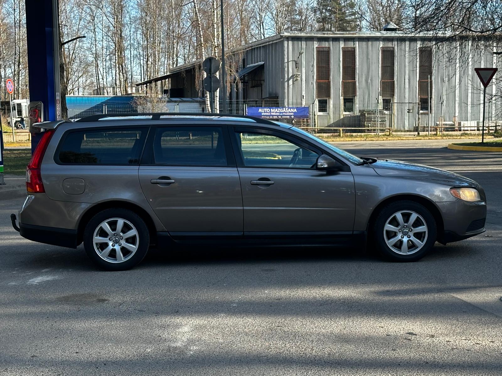 VOLVO V70