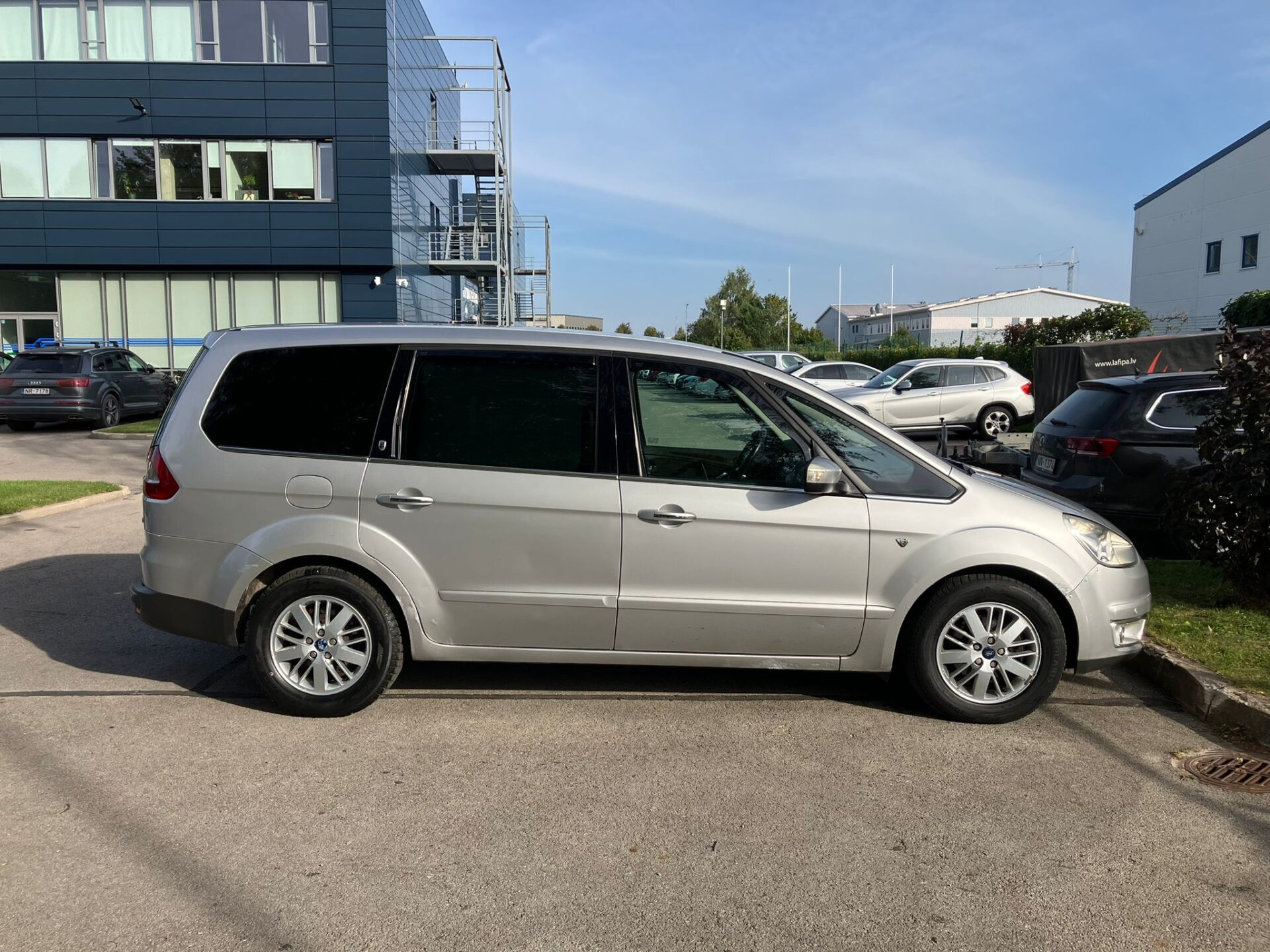 Ford Galaxy Ghia 7-vietas