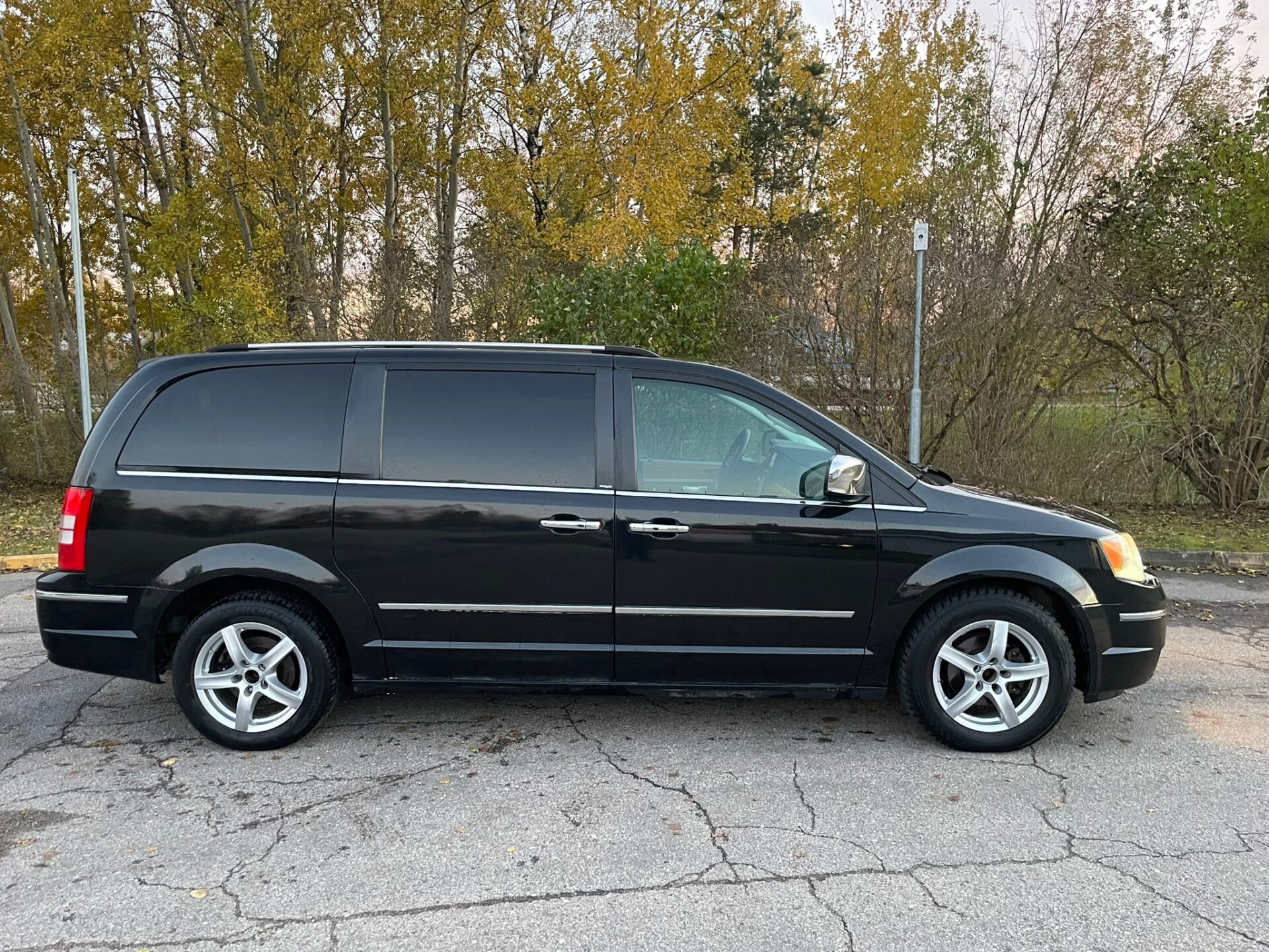 Chrysler Grand Voyager stowngo 7-VIETAS