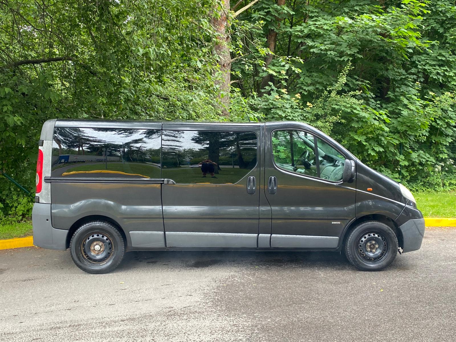 Opel Vivaro 9 vietas