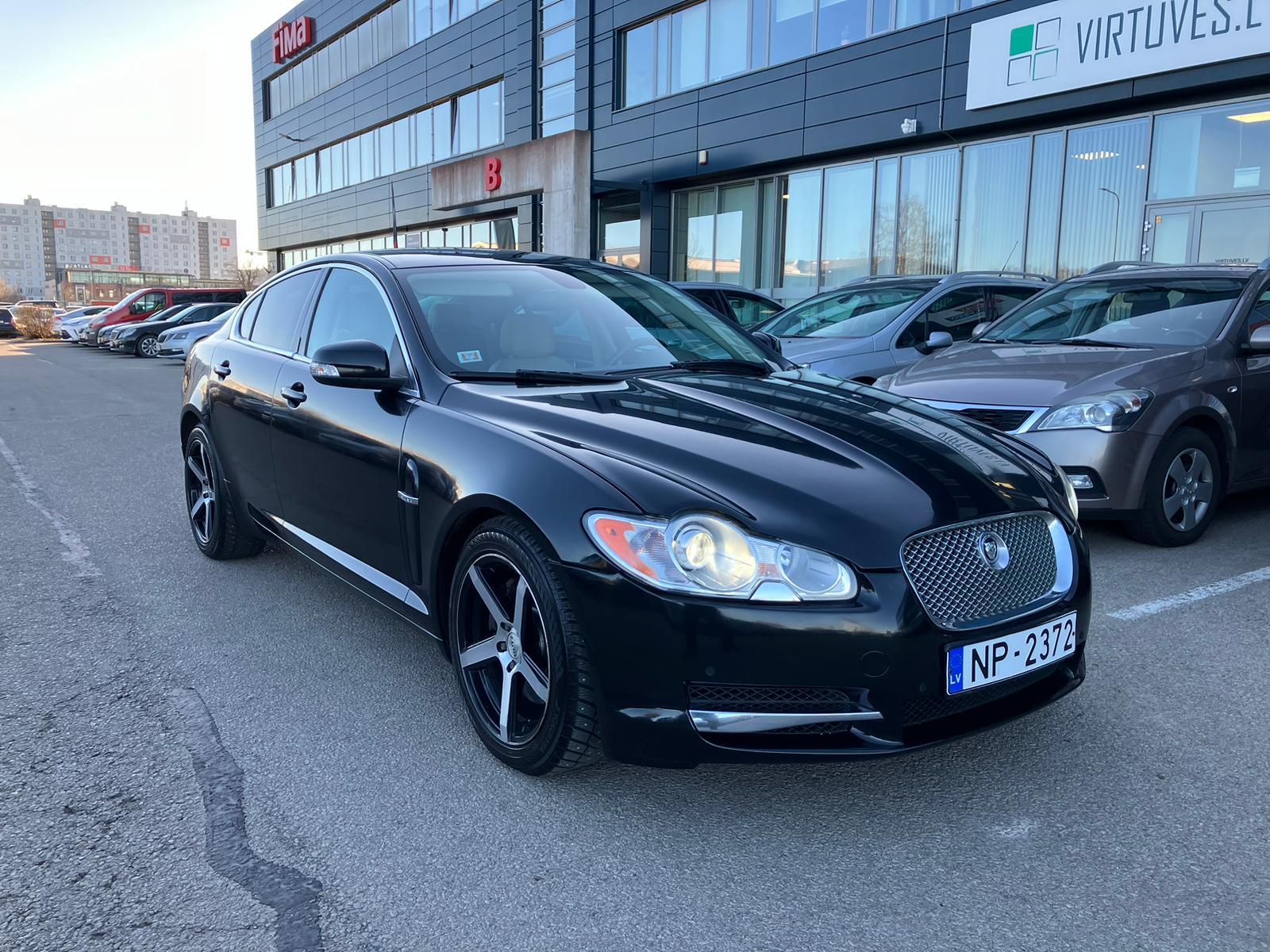 Jaguar XF