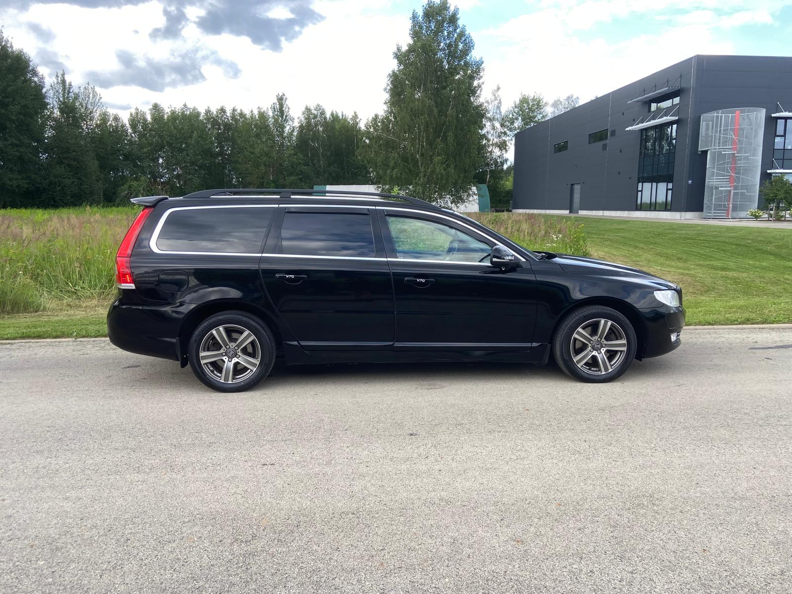 Volvo V70 Summum D4