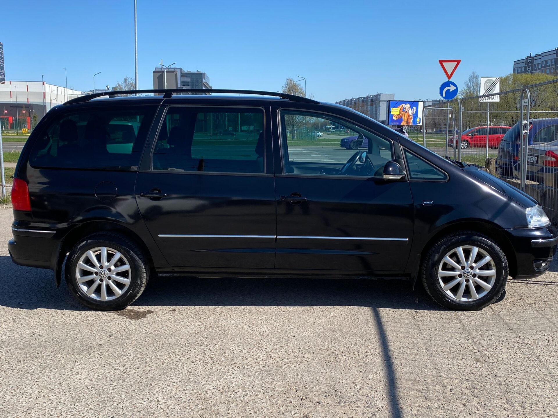 VW Sharan 7-Vietas