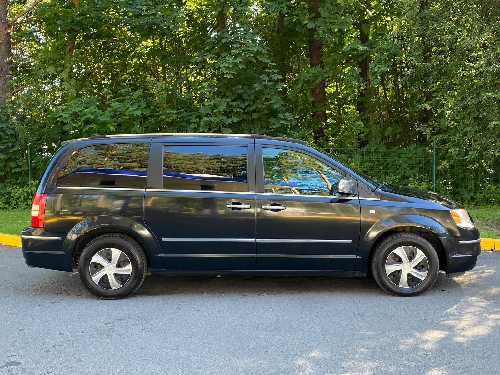 Chrysler Grand Voyager Stow&go limited edition 7-мест