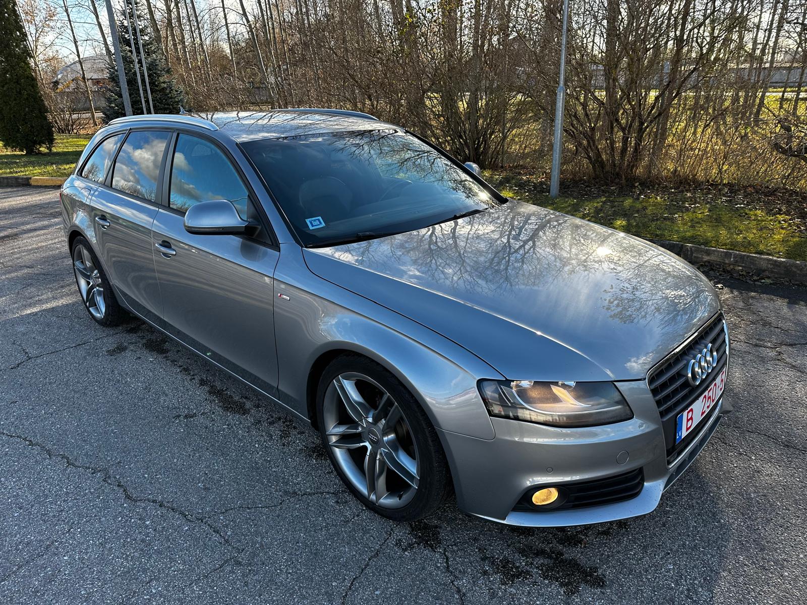 AUDI A4 SLINE