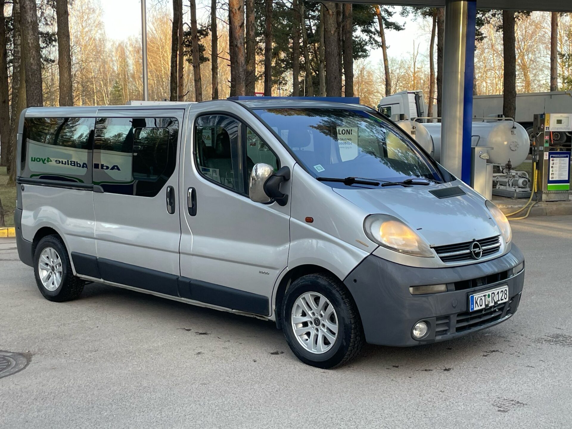 OPEL VIVARO 8-VIETAS