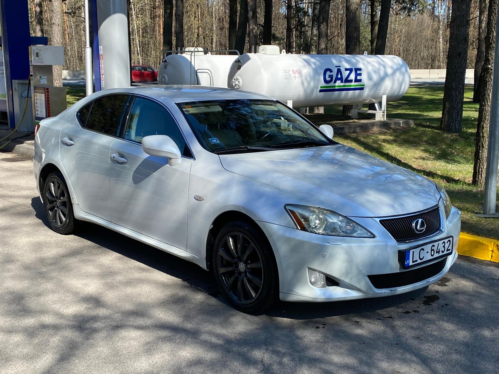 LEXUS IS 220