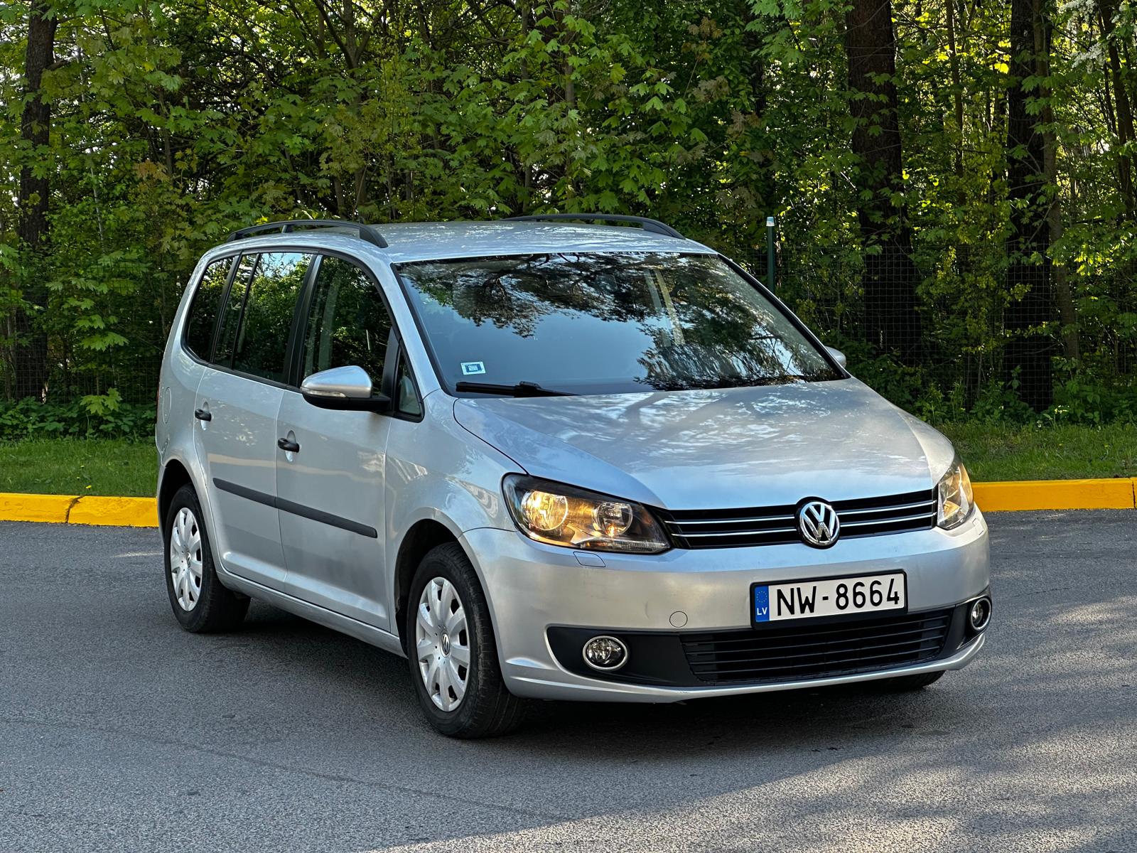 VW Touran 7-Vietīgs