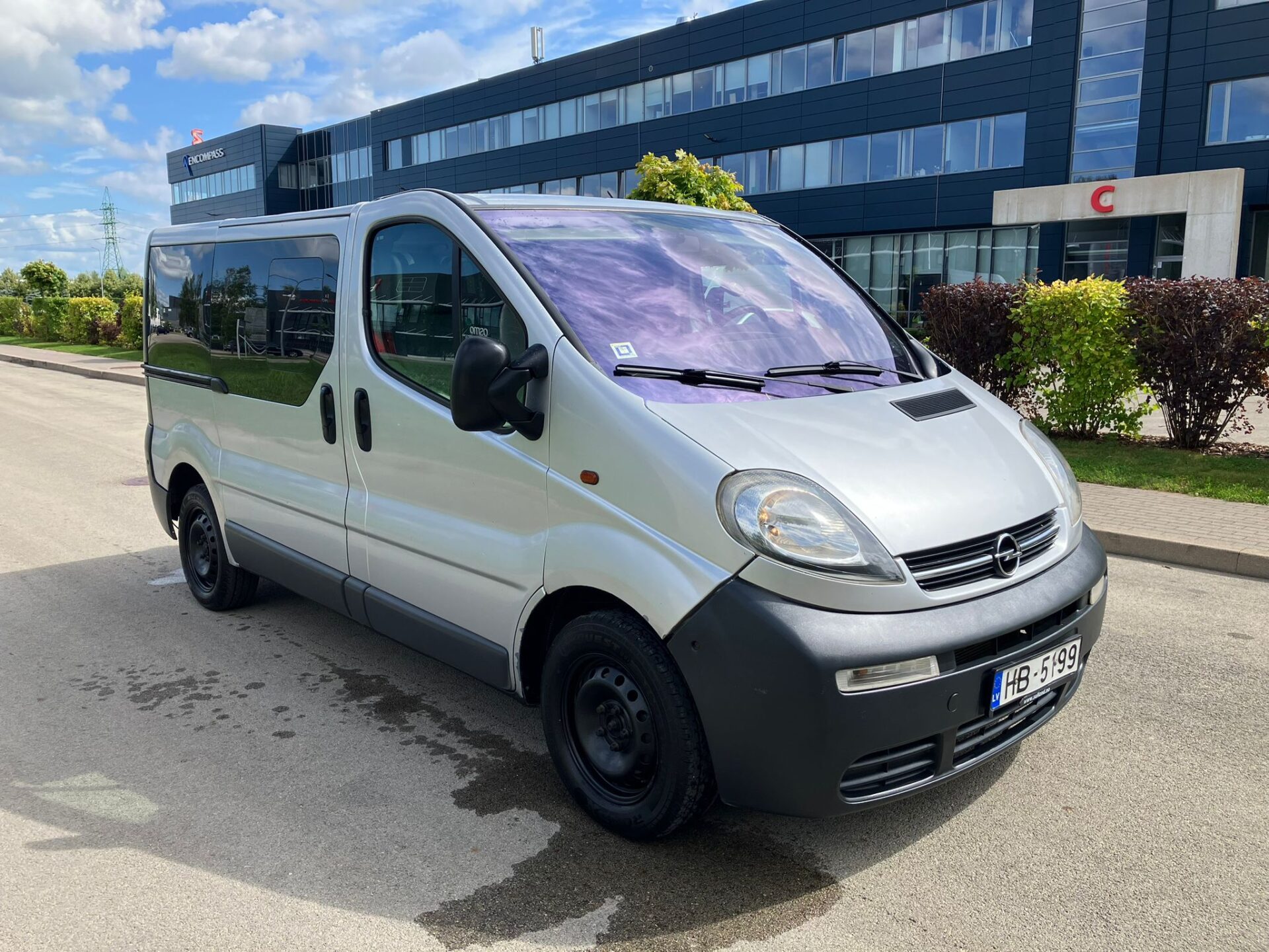 Opel Vivaro 9-vietas