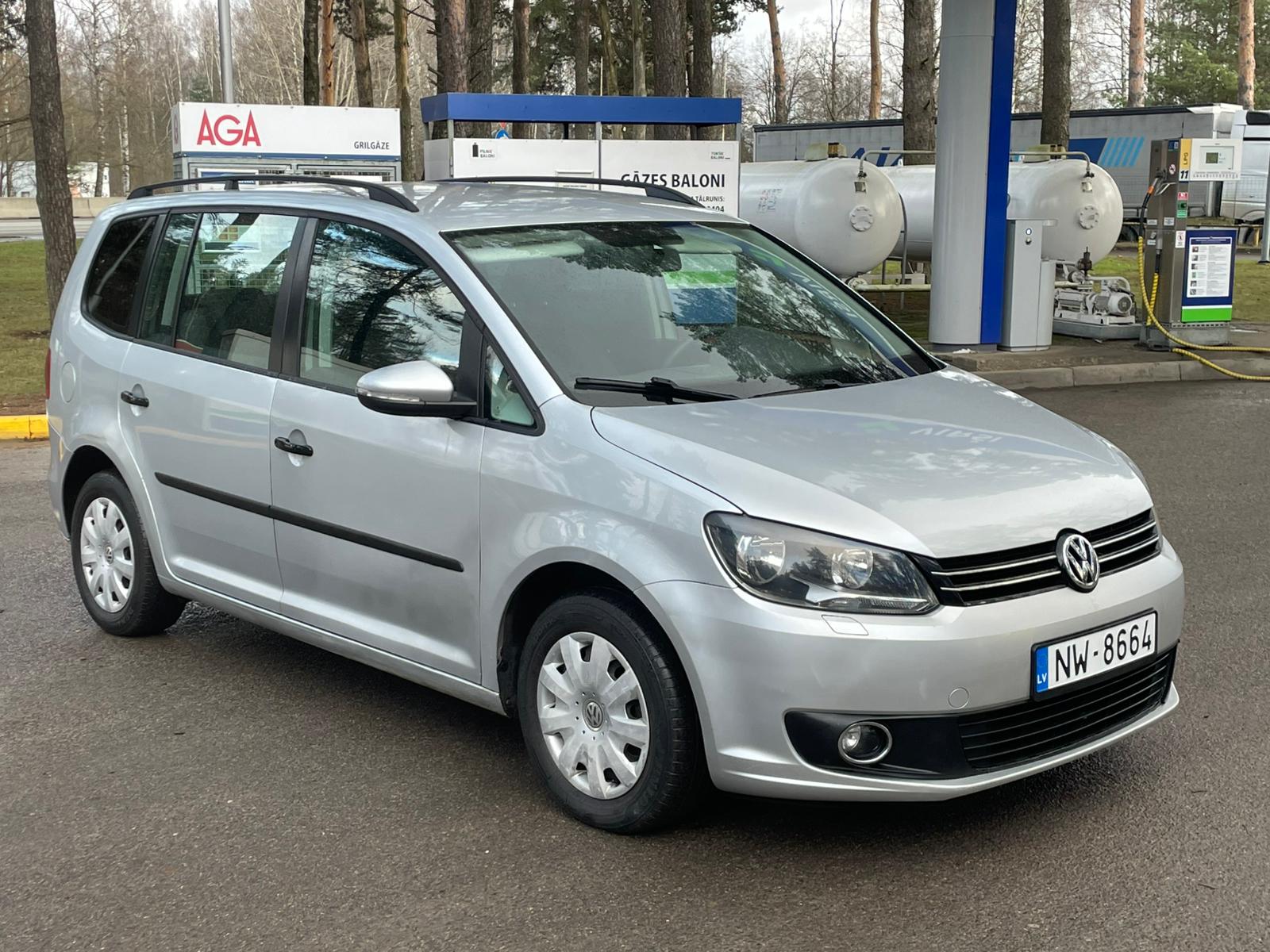 VW Touran 7-Vietīgs