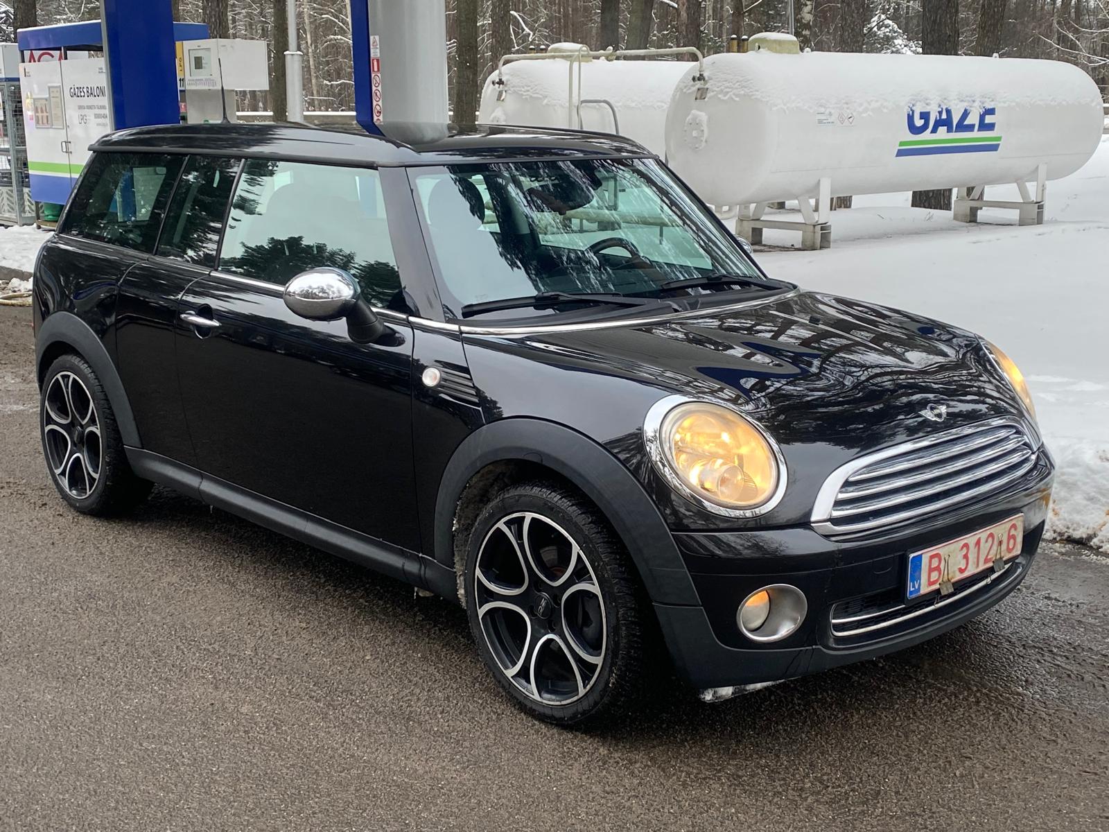 MINI COOPER CLUBMAN
