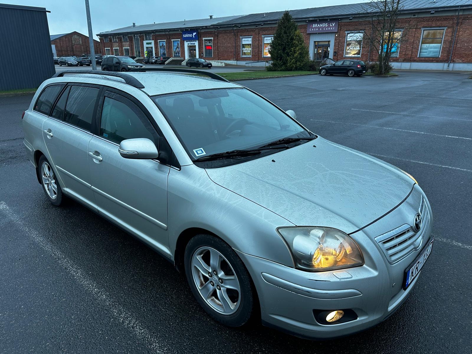 TOYOTA AVENSIS