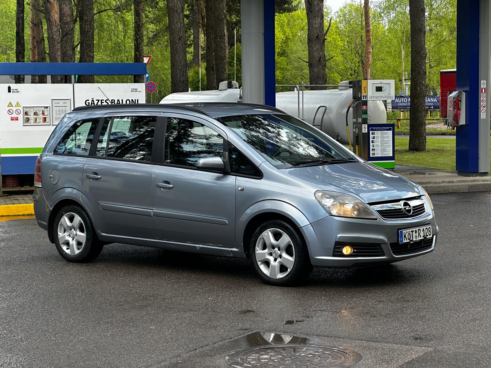 OPEL ZAFIRA 7-VIETAS