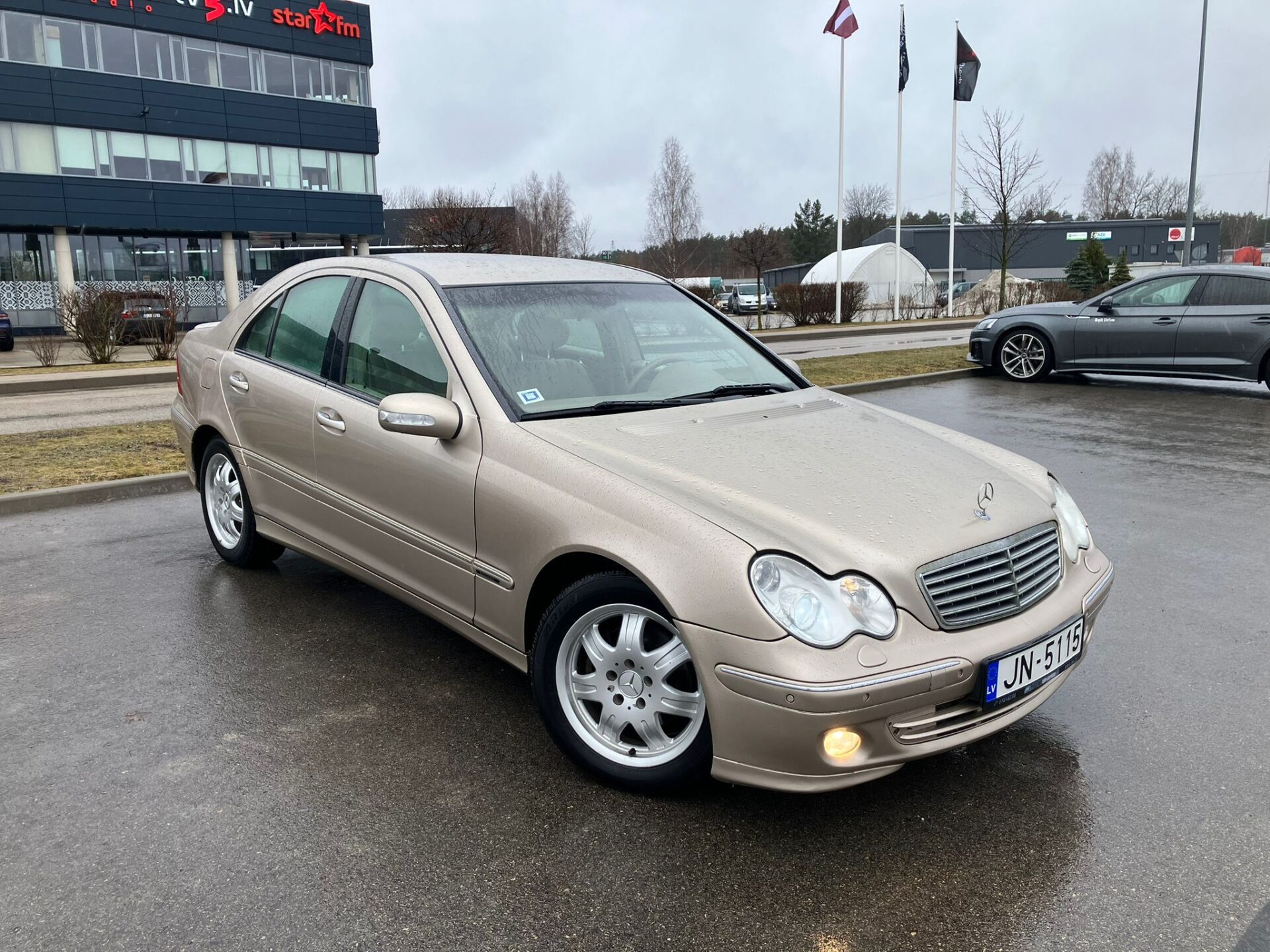 Mercedes Benz C180