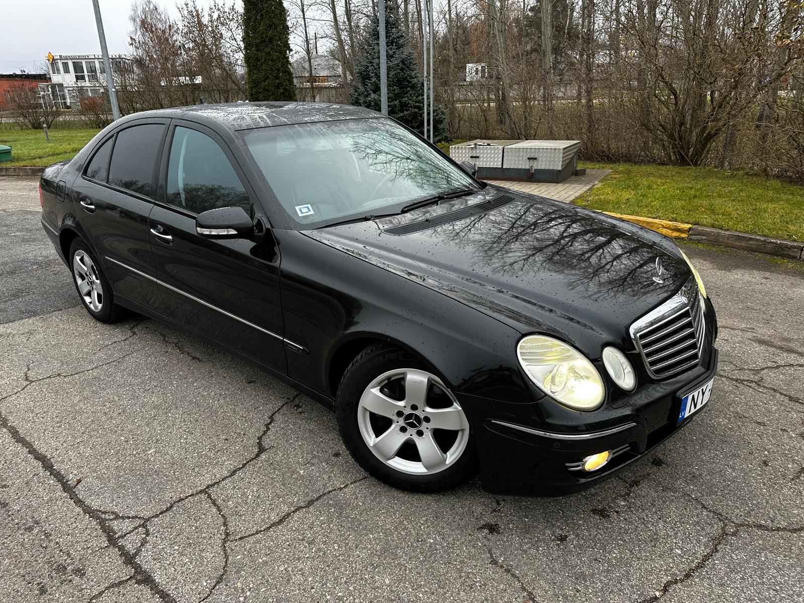 Mercedes Benz E220
