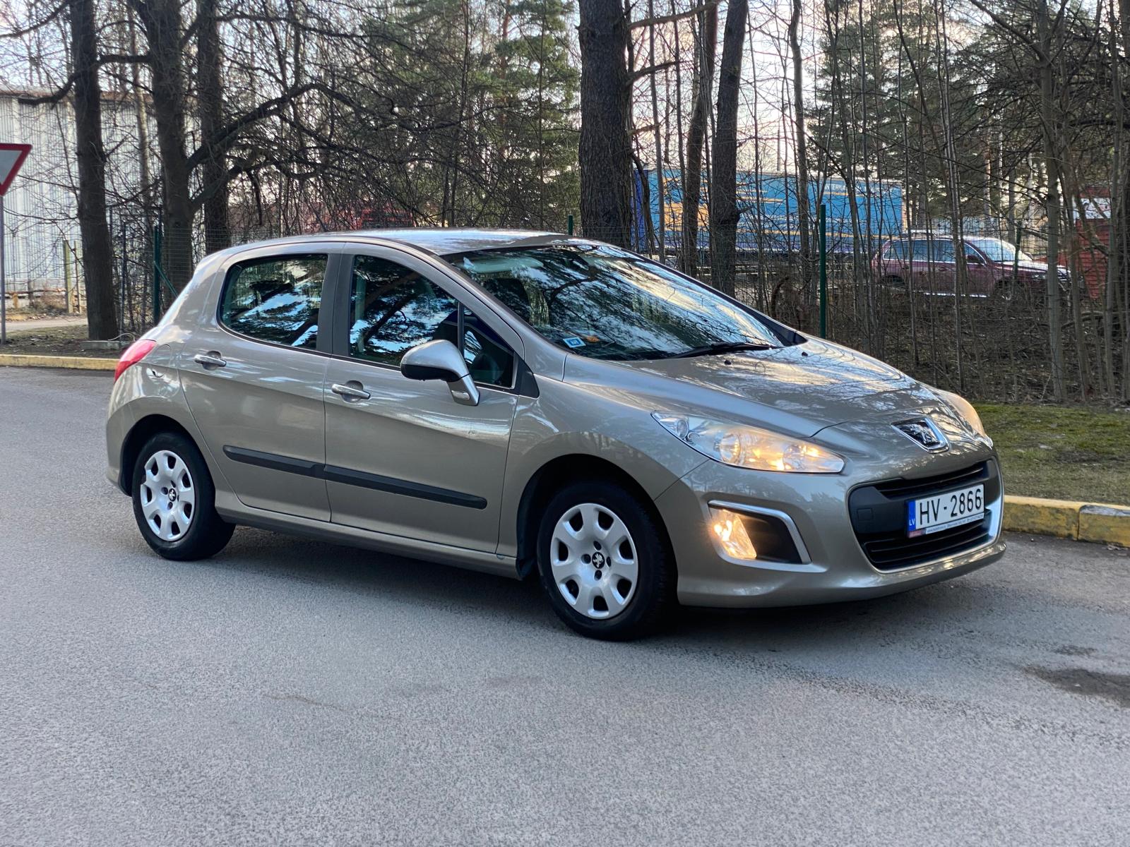 PEUGEOT 308