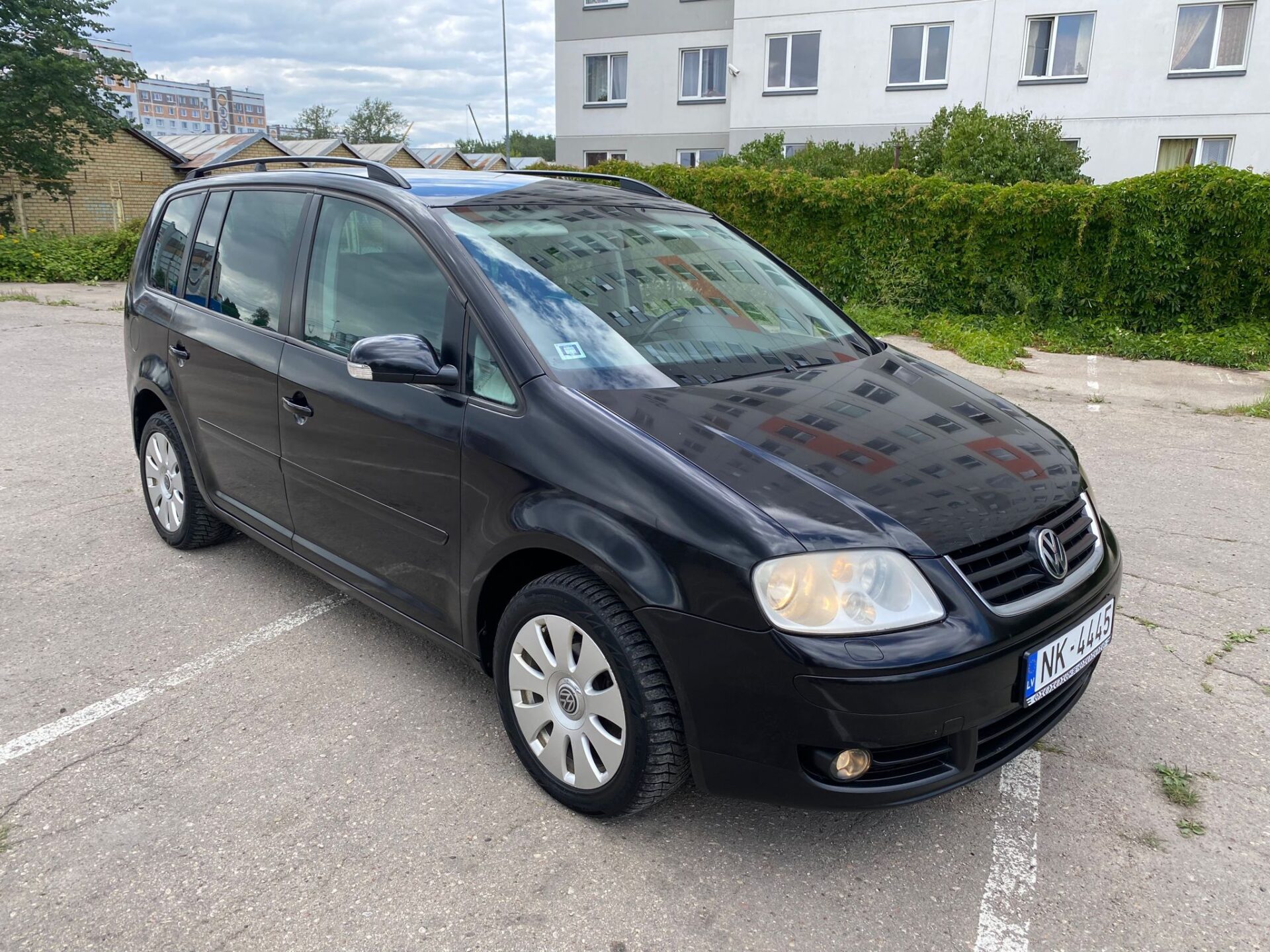 VW Touran 7-seats