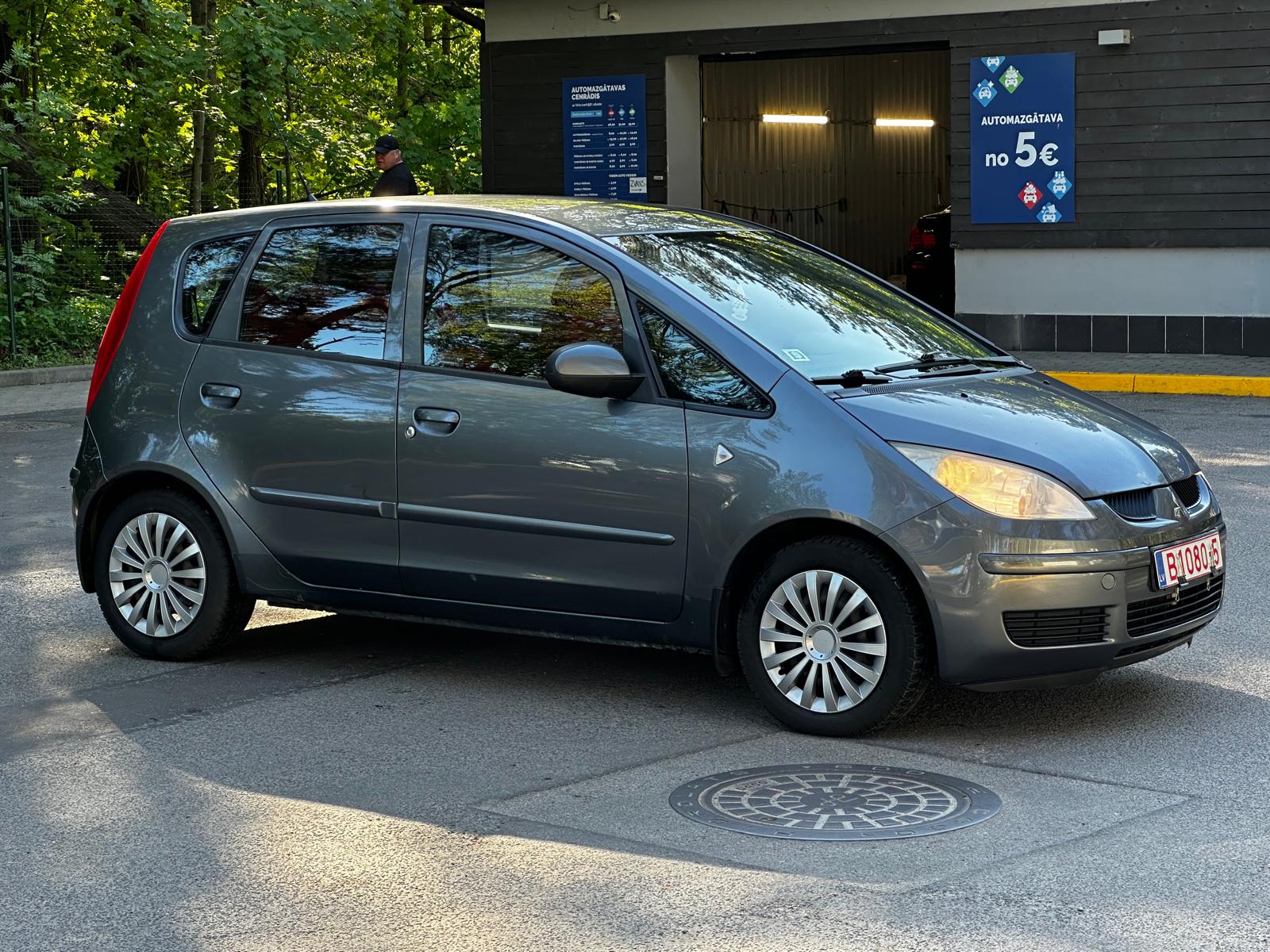 MITSUBISHI COLT