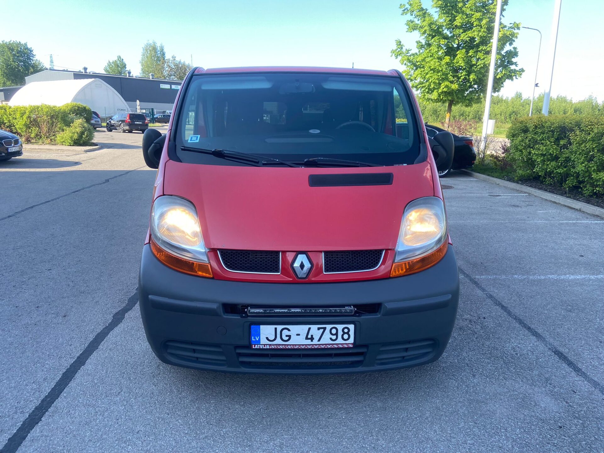 Renault Trafic 8-vietas