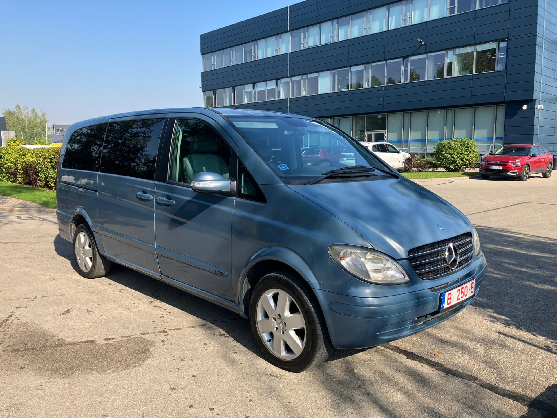 Mercedes Viano 7-vietas