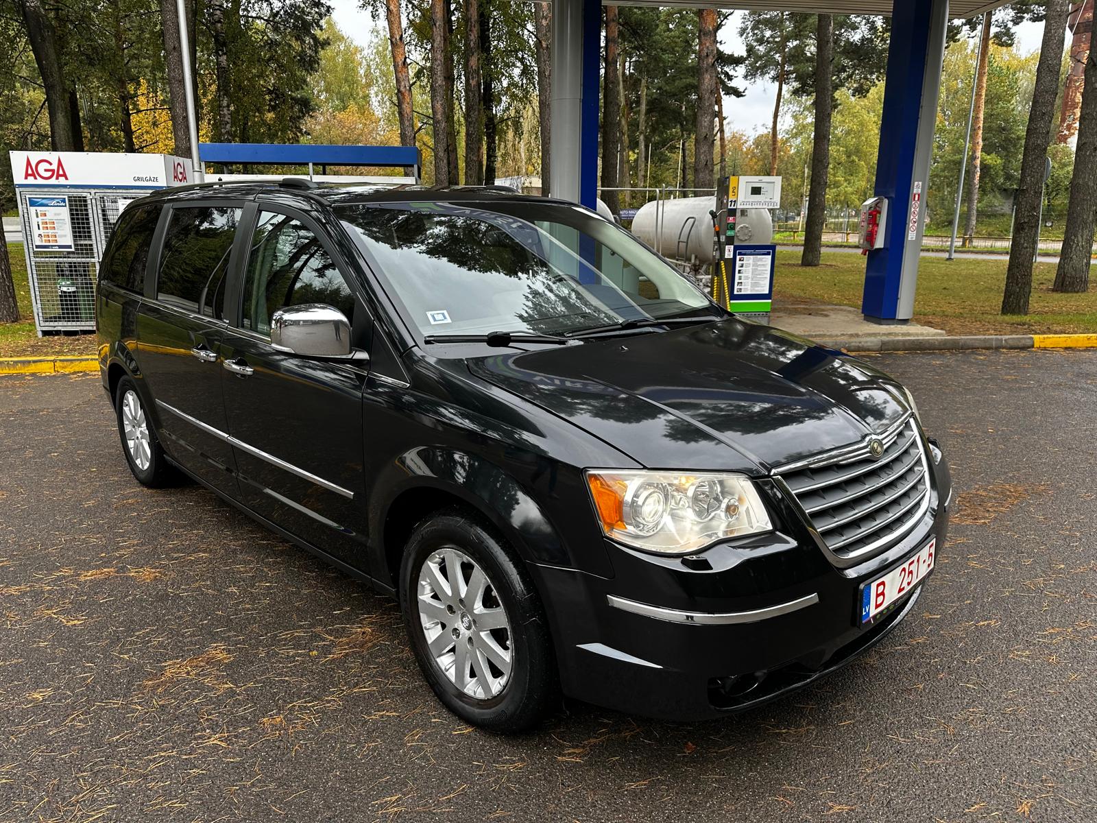 Chrysler Grand Voyager Limited Edition Stow N GO 7-vietas
